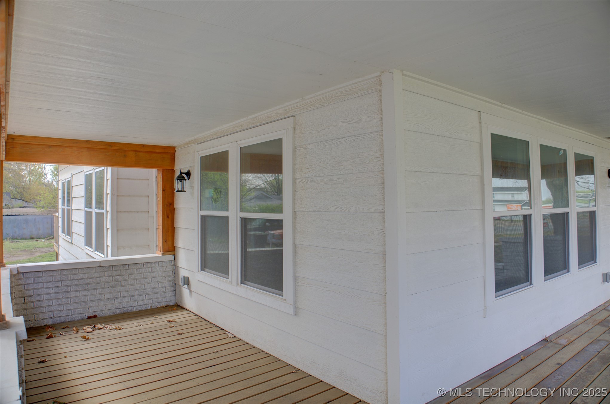 1106 E 6th Street Property Photo 4