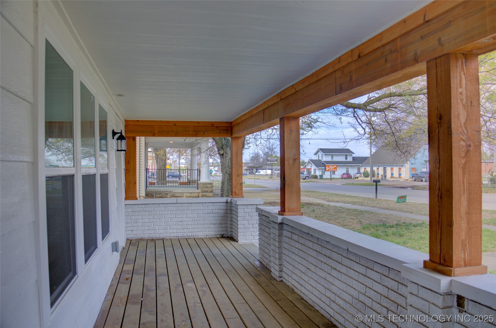 1106 E 6th Street Property Photo 5