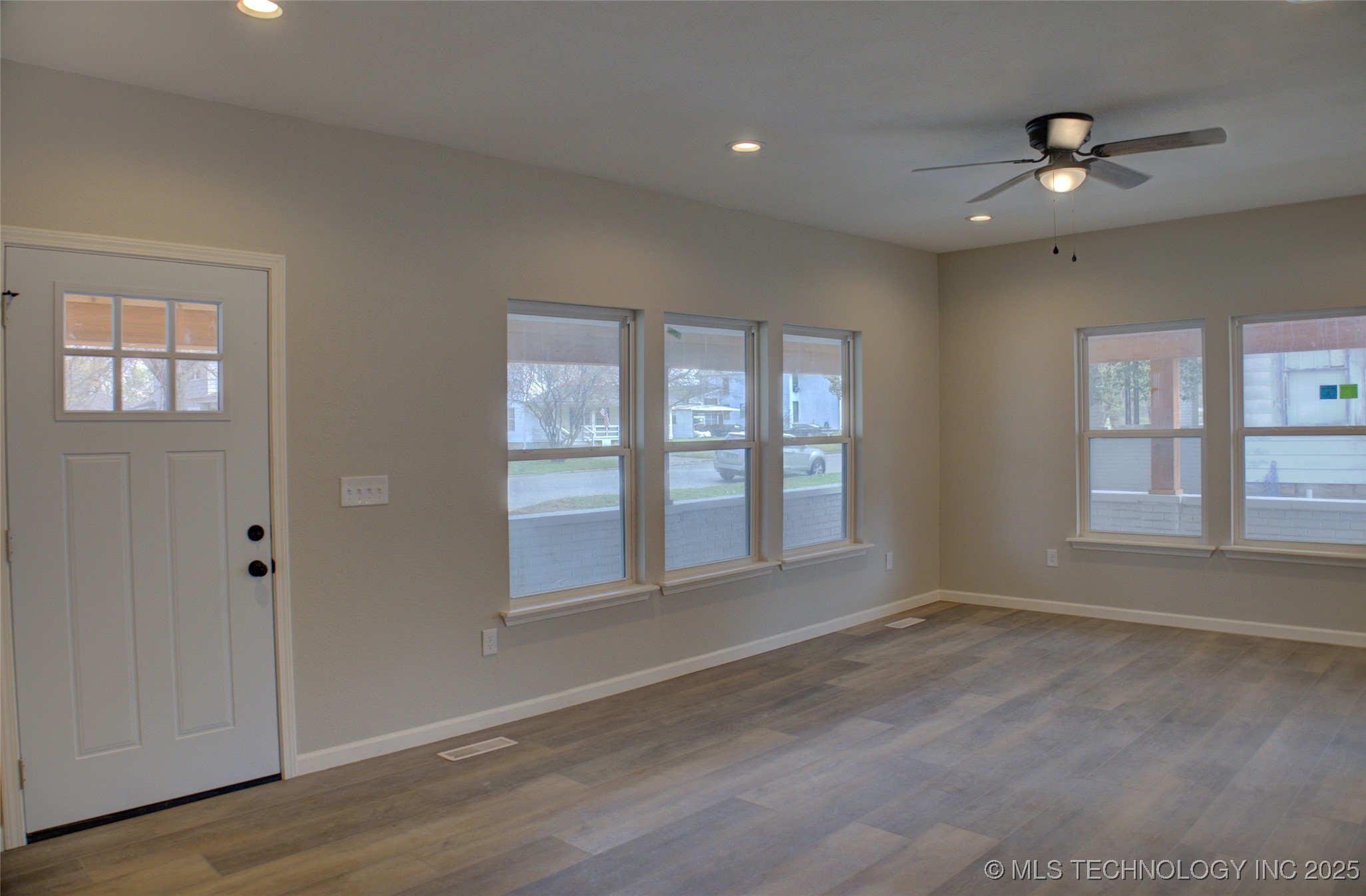 1106 E 6th Street Property Photo 6