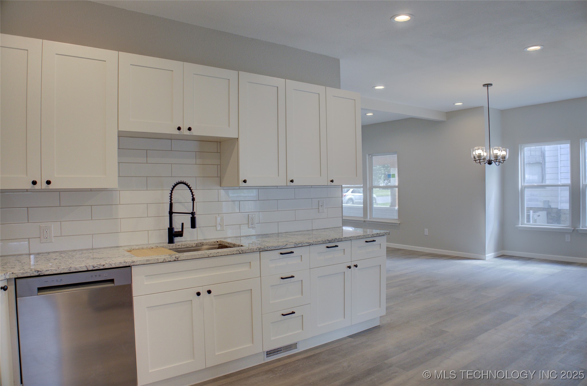 1106 E 6th Street Property Photo 16