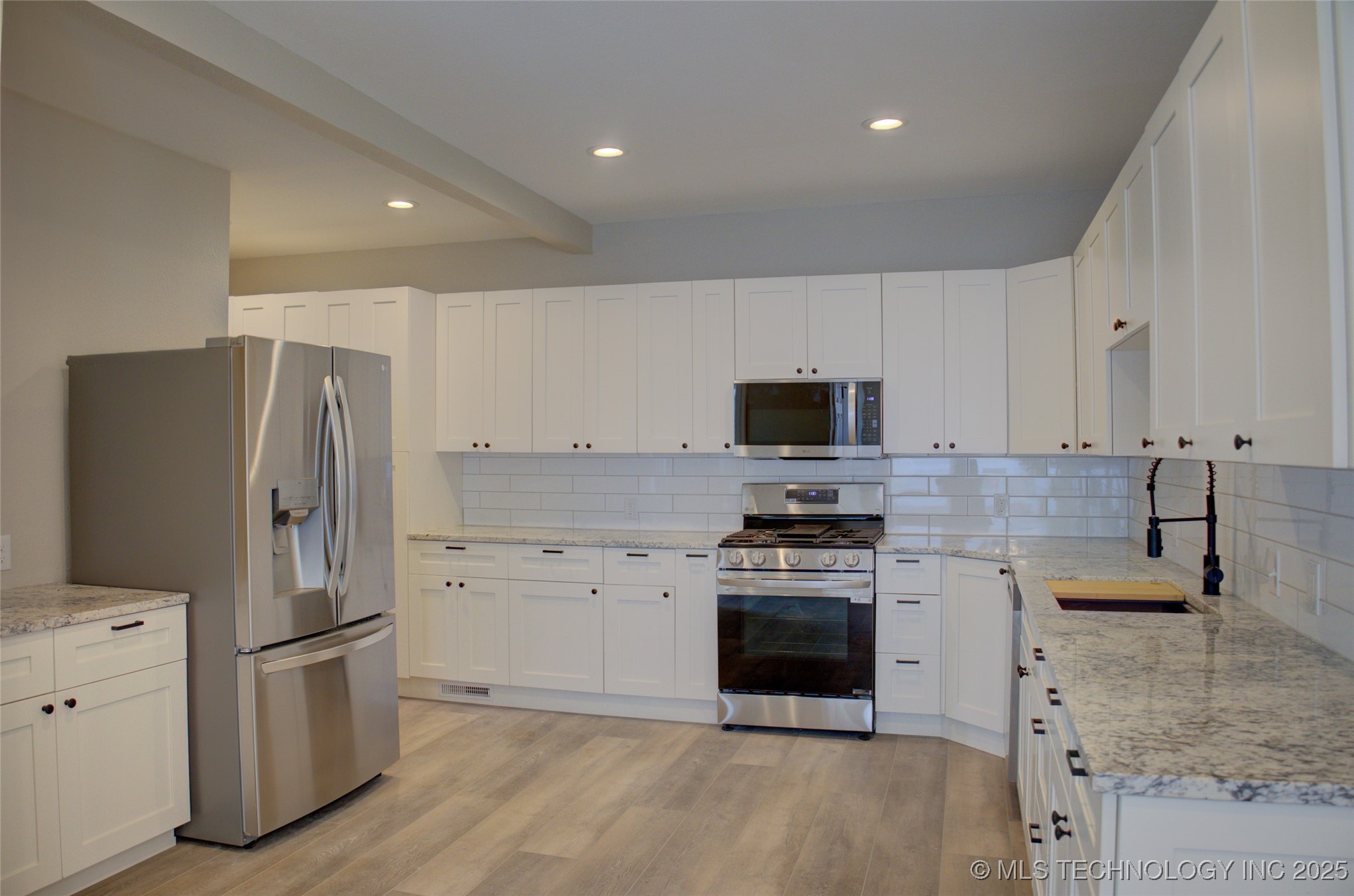 1106 E 6th Street Property Photo 21