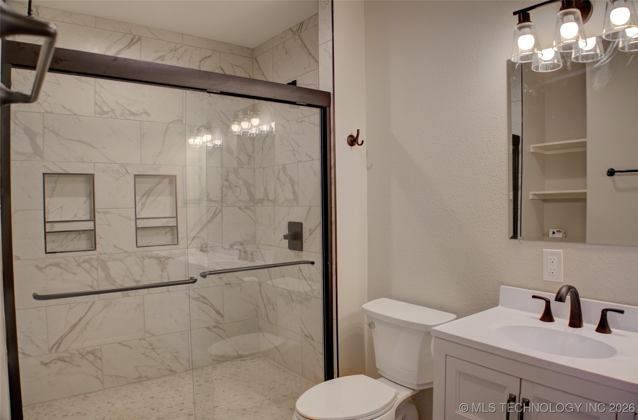 1106 E 6th Street Property Photo 39