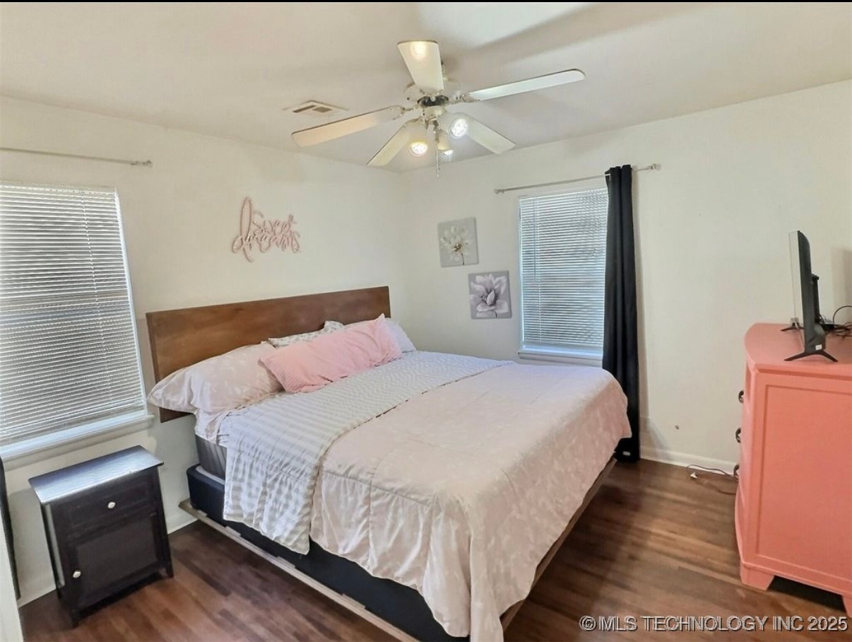 305 E Elm Street Property Photo 7