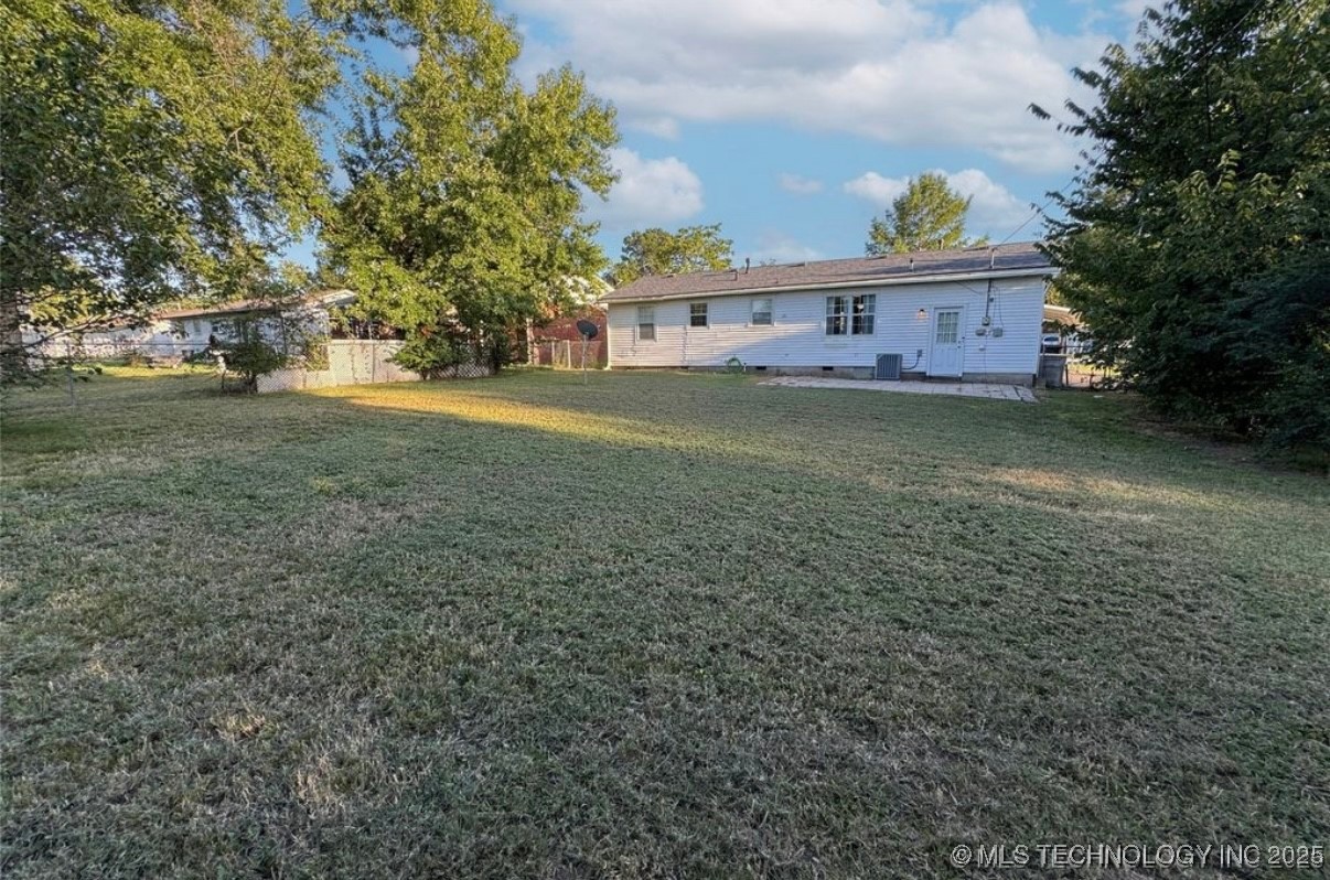 305 E Elm Street Property Photo 11