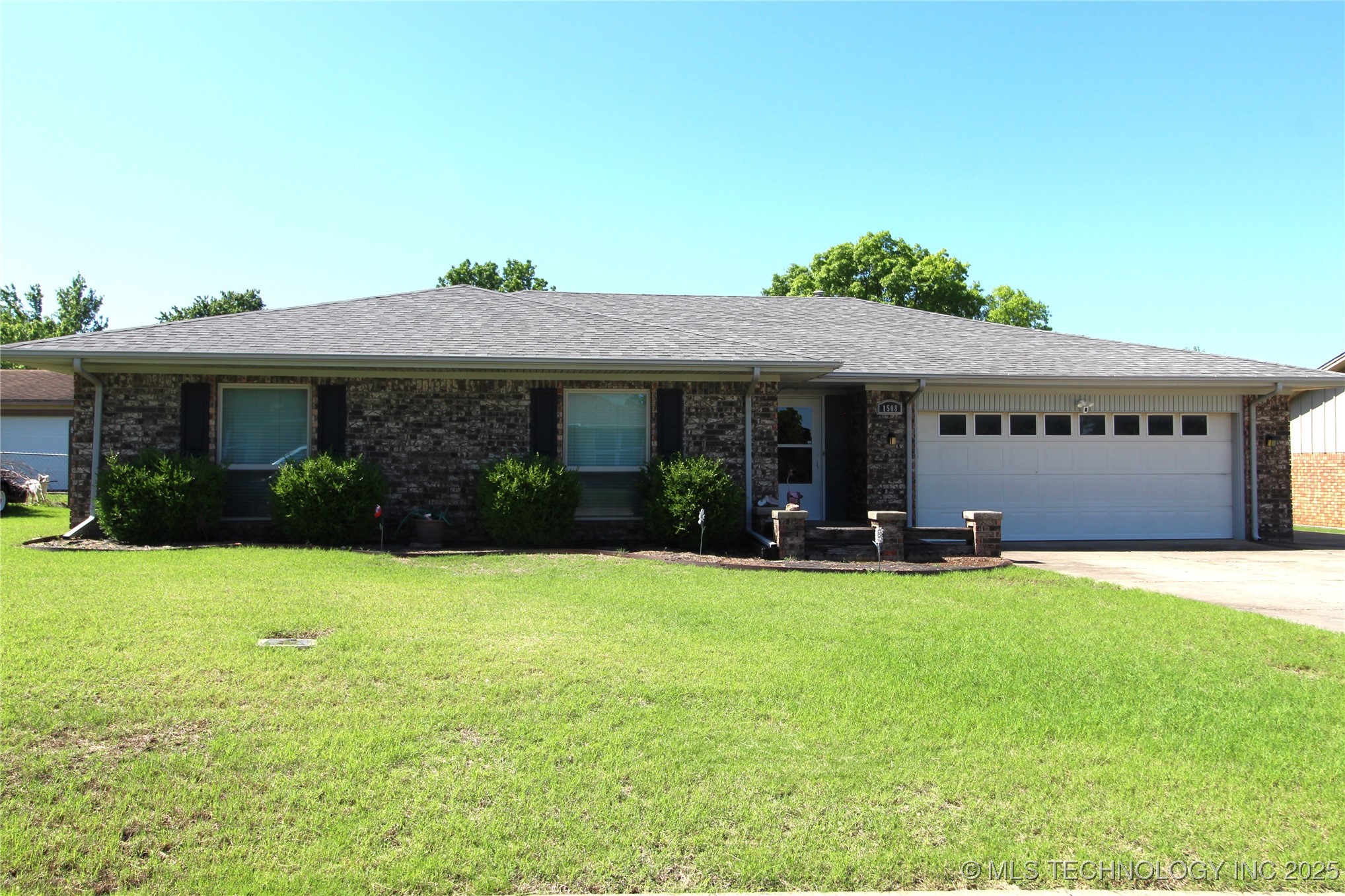 1508 Sunny Lane Property Photo 1