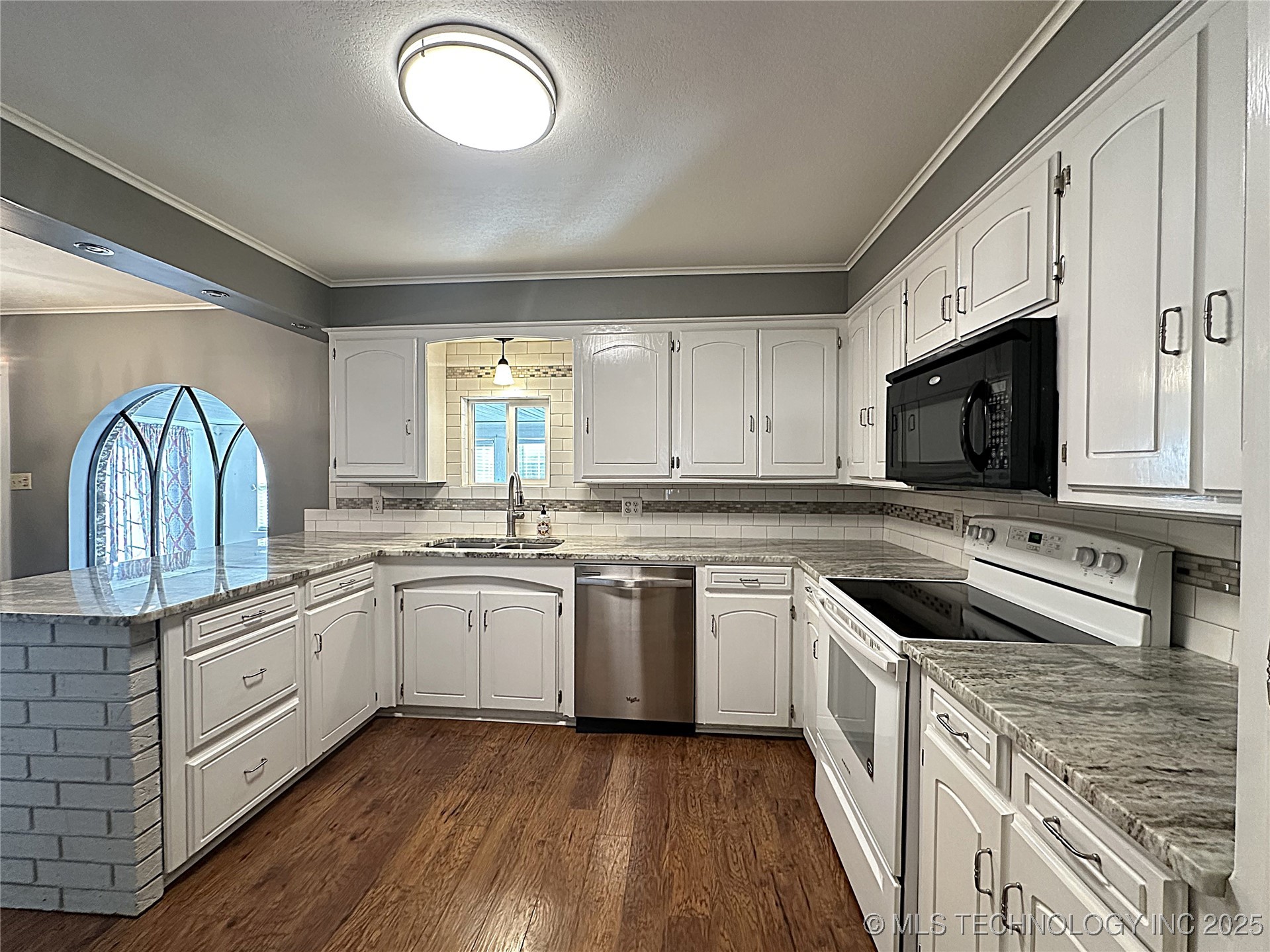 1508 Sunny Lane Property Photo 5