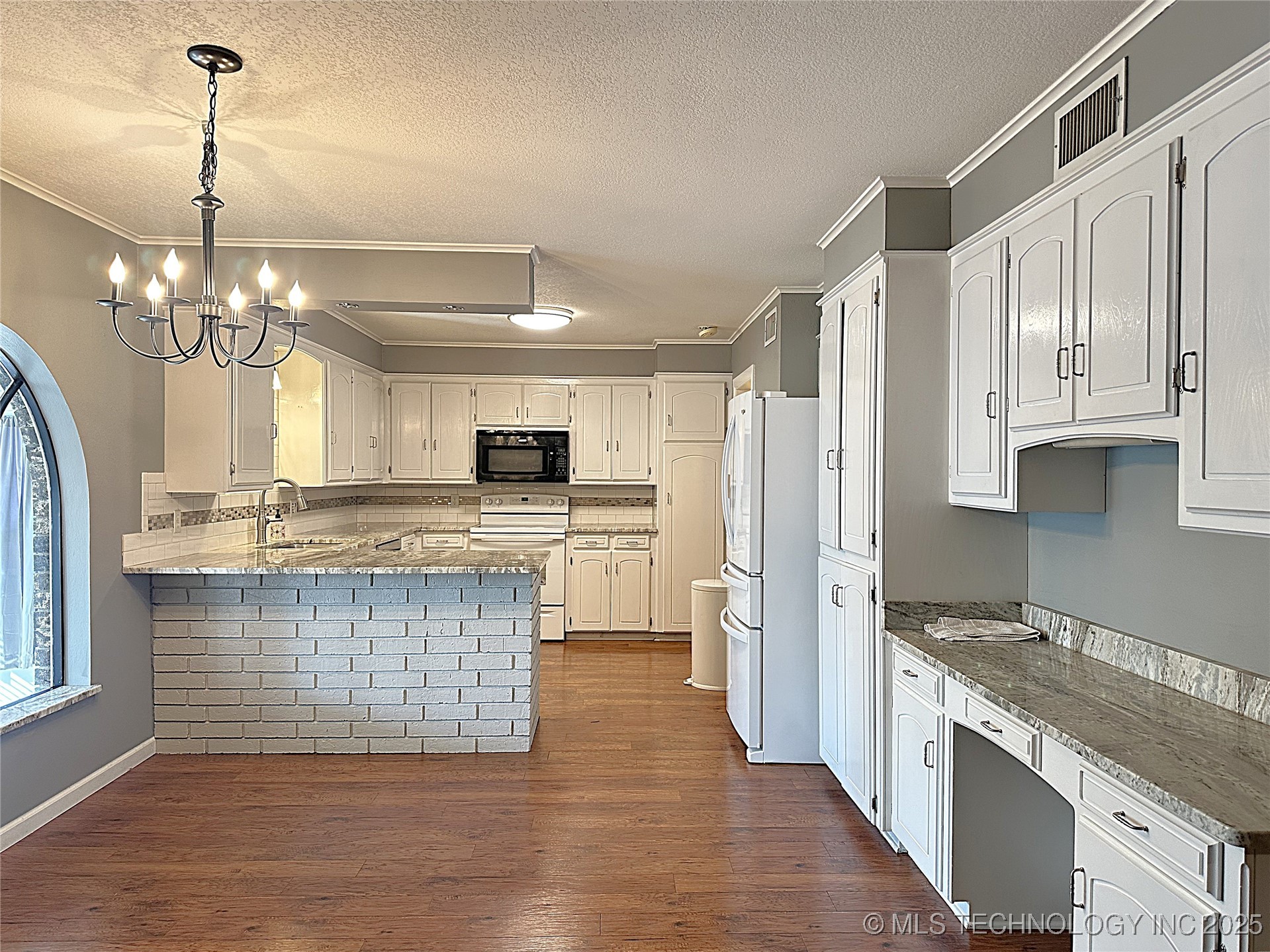 1508 Sunny Lane Property Photo 6