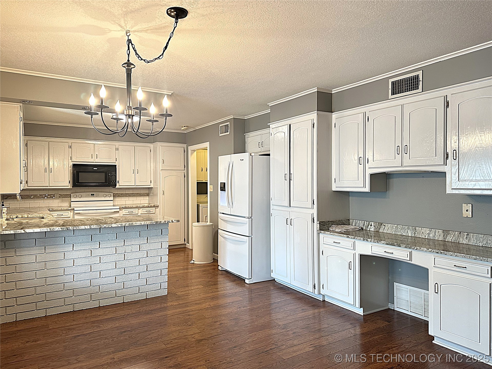 1508 Sunny Lane Property Photo 7