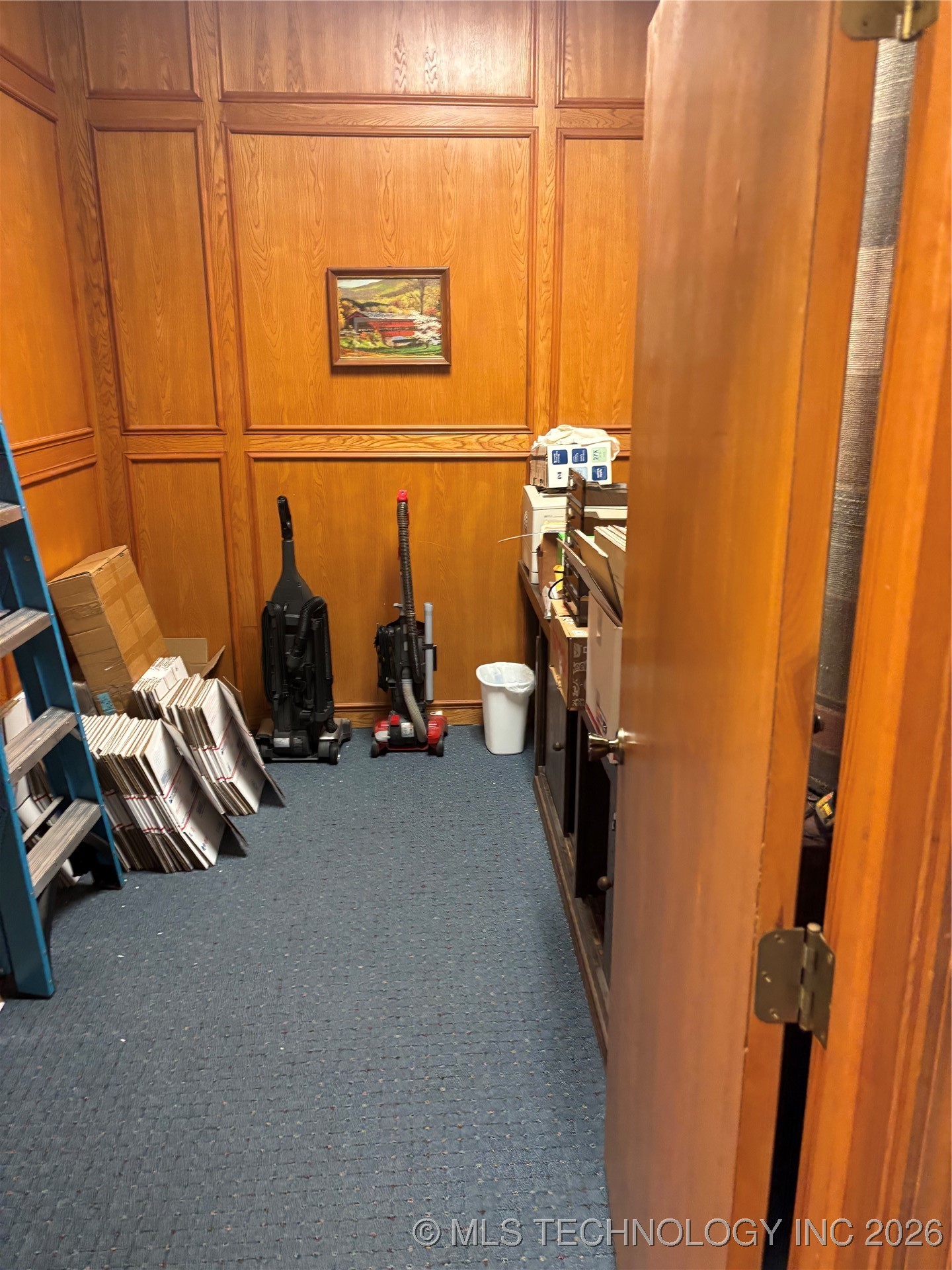 120 N 4th Property Photo 5