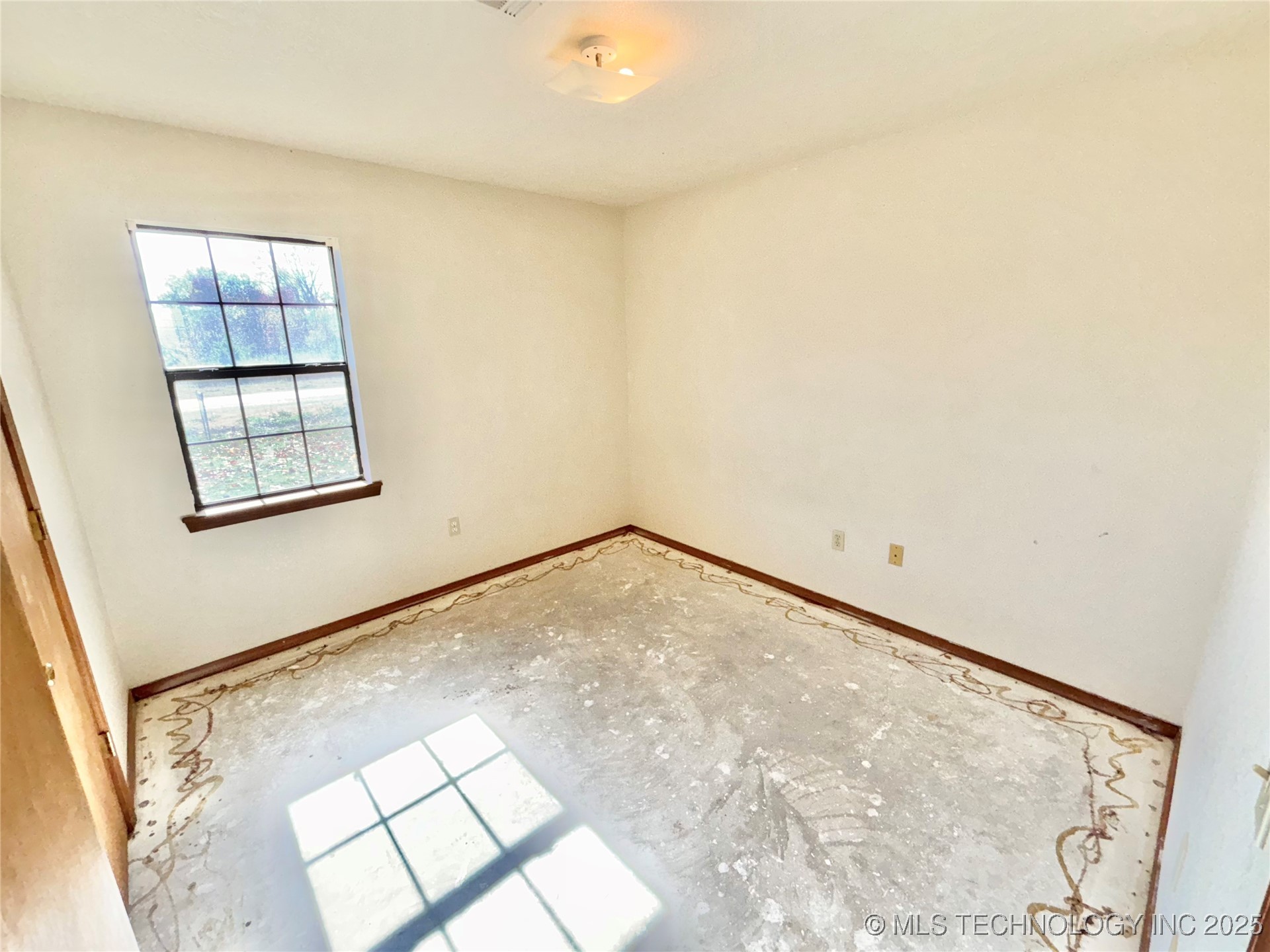 1103 E Kaniatobe Lane Property Photo 13