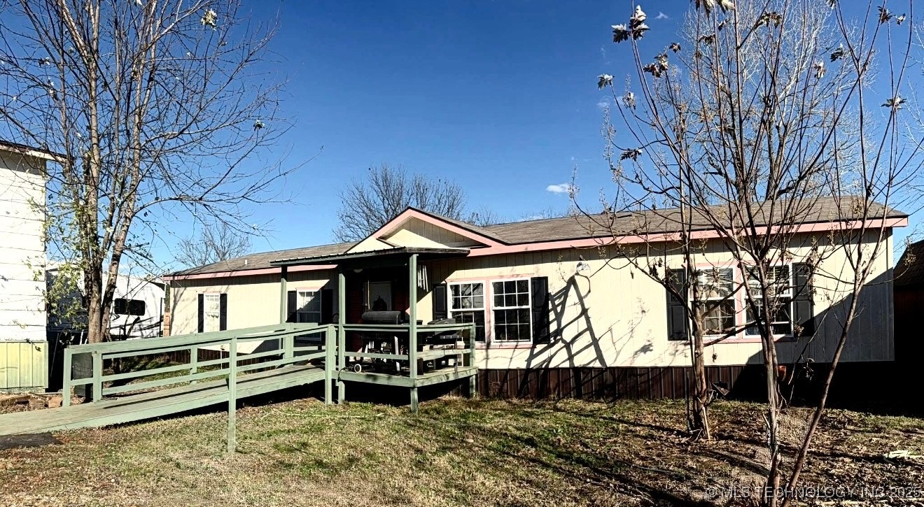 827 N Graham Road N Property Photo 1