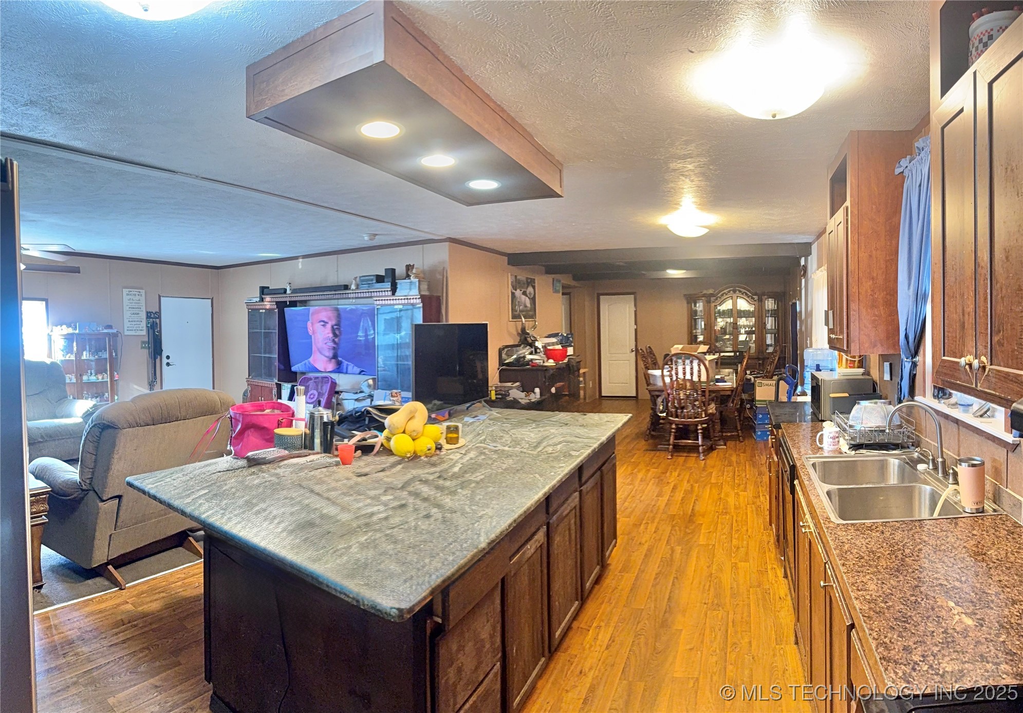 827 N Graham Road N Property Photo 6