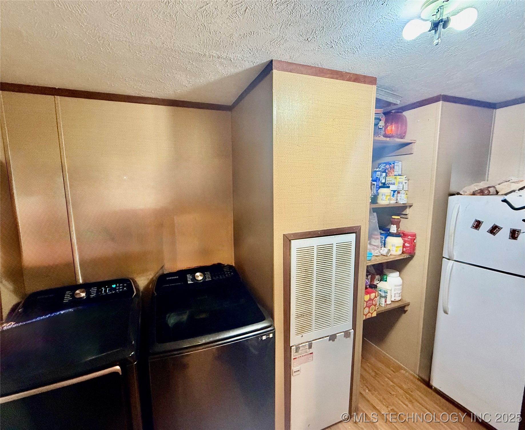 827 N Graham Road N Property Photo 7