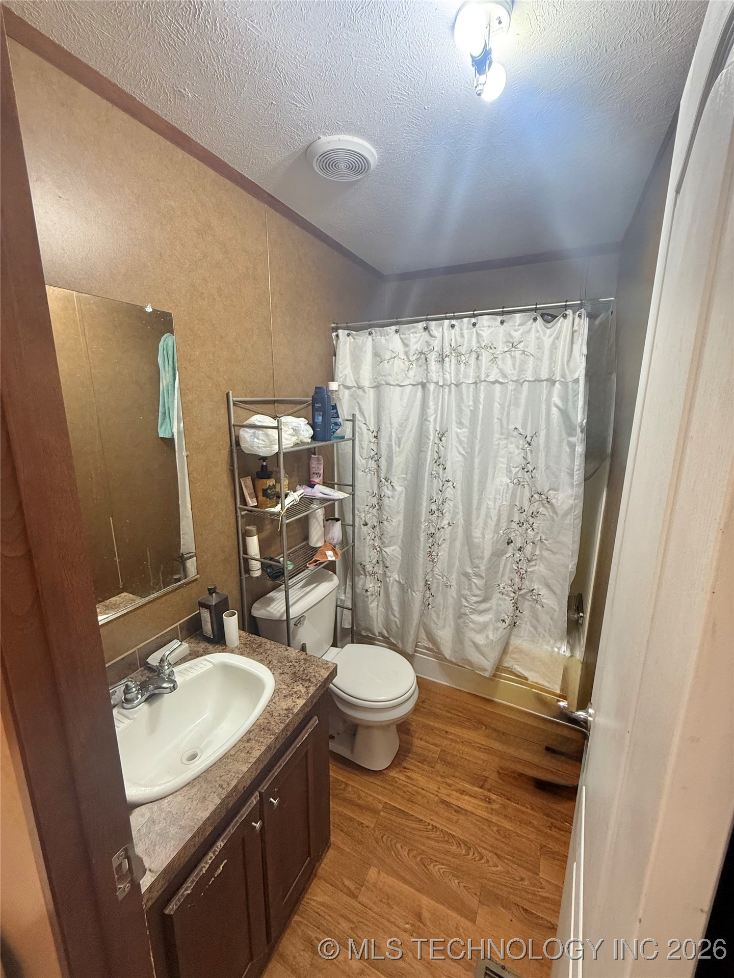 827 N Graham Road N Property Photo 16