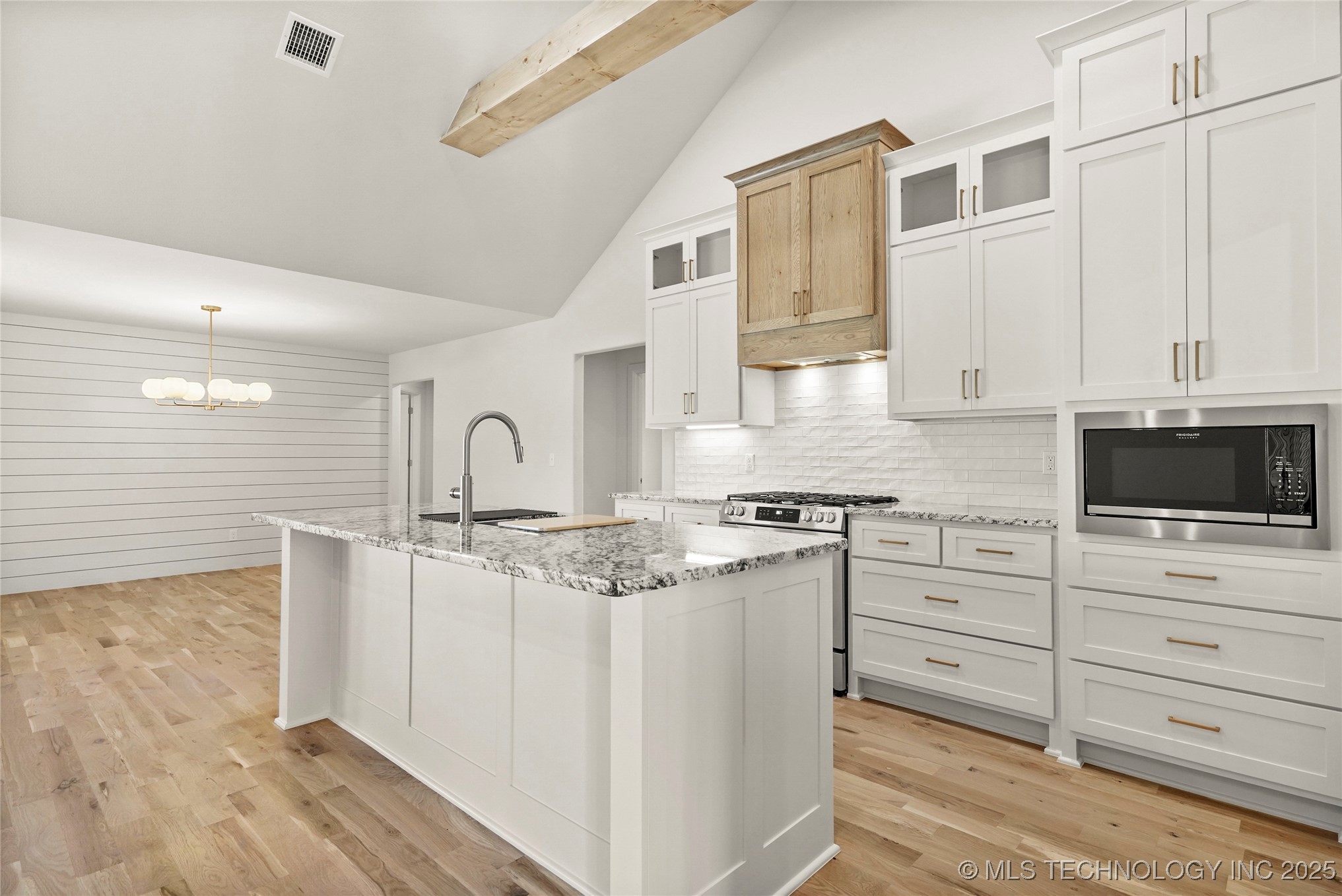 22775 E 107th Street S Property Photo 9