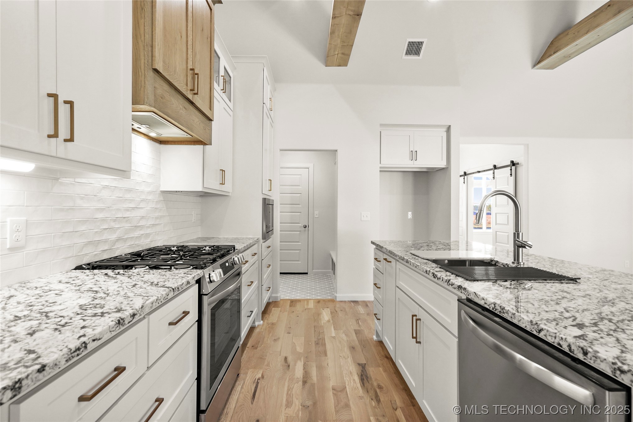 22775 E 107th Street S Property Photo 10