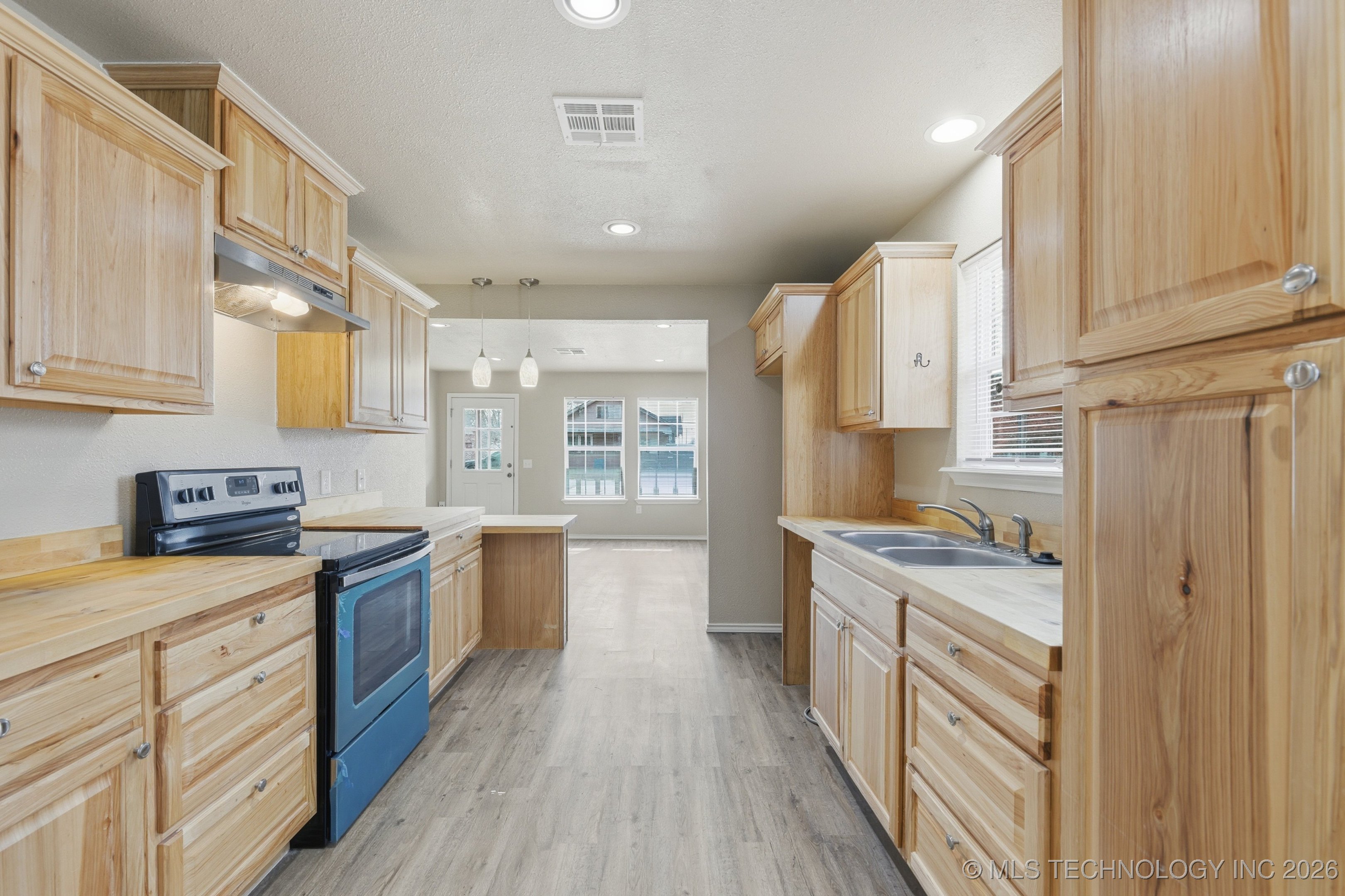 118 W 4th Street Property Photo 11