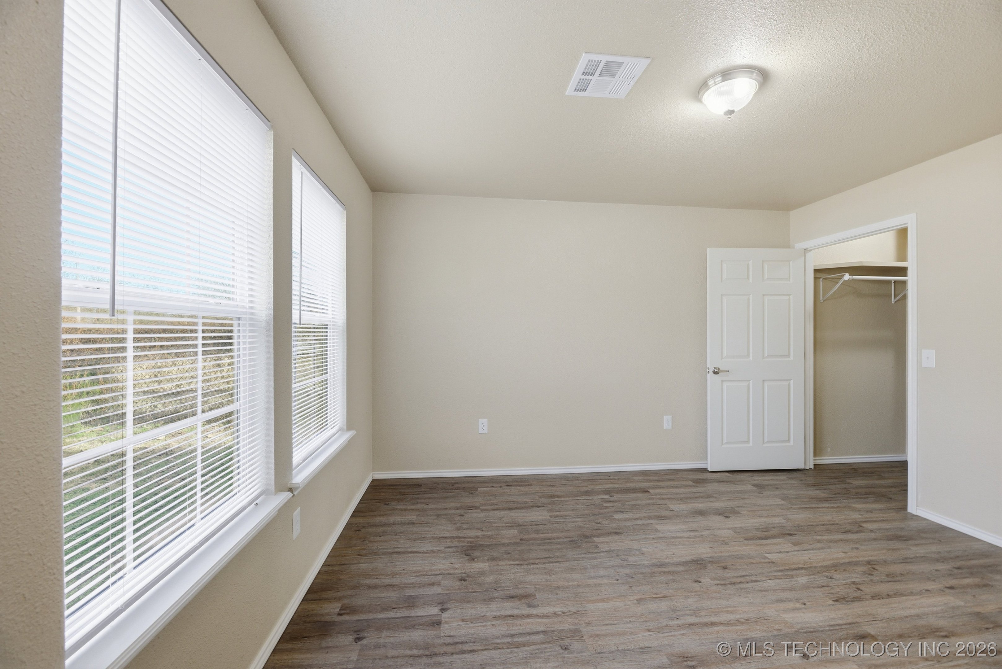 118 W 4th Street Property Photo 14