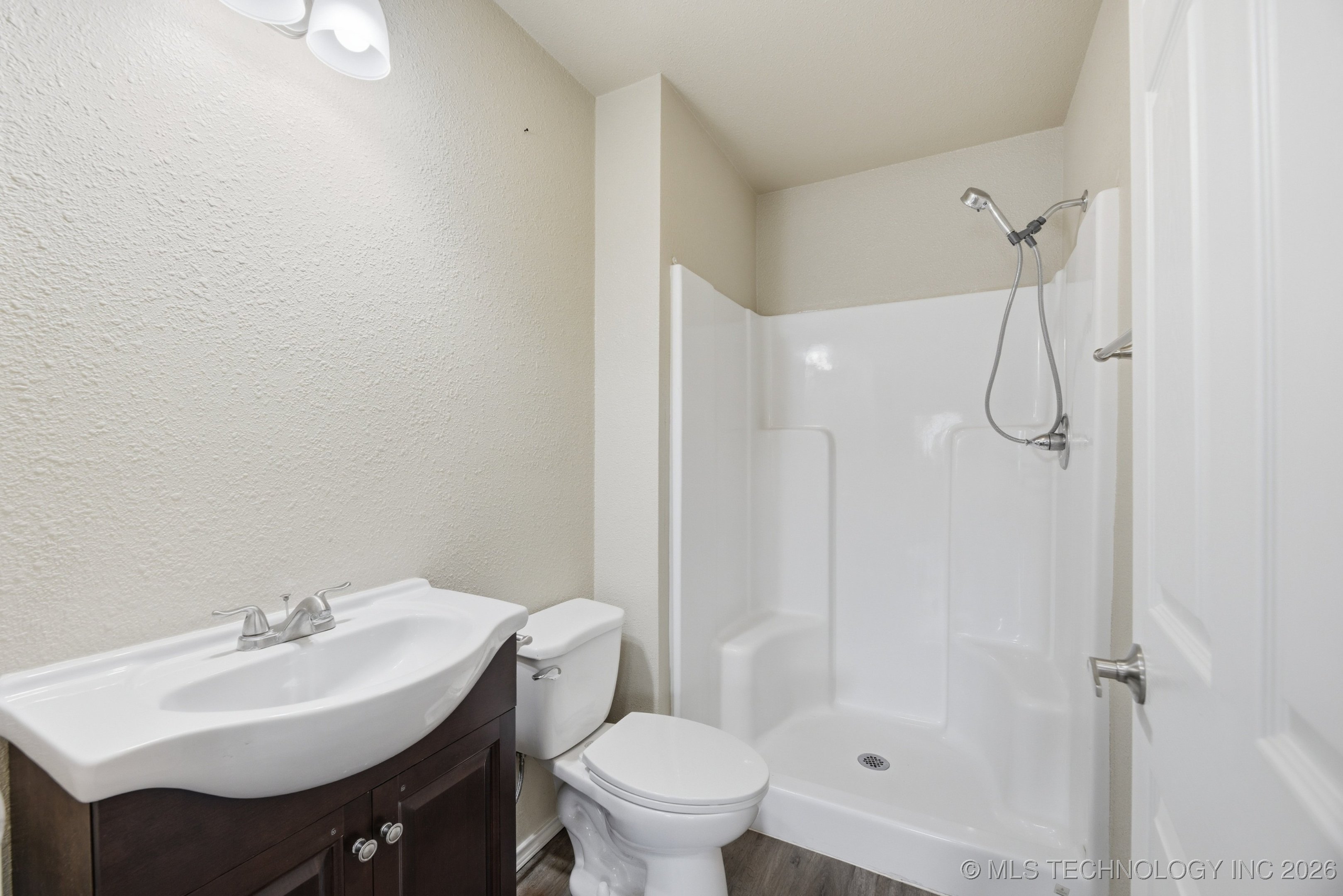 118 W 4th Street Property Photo 16