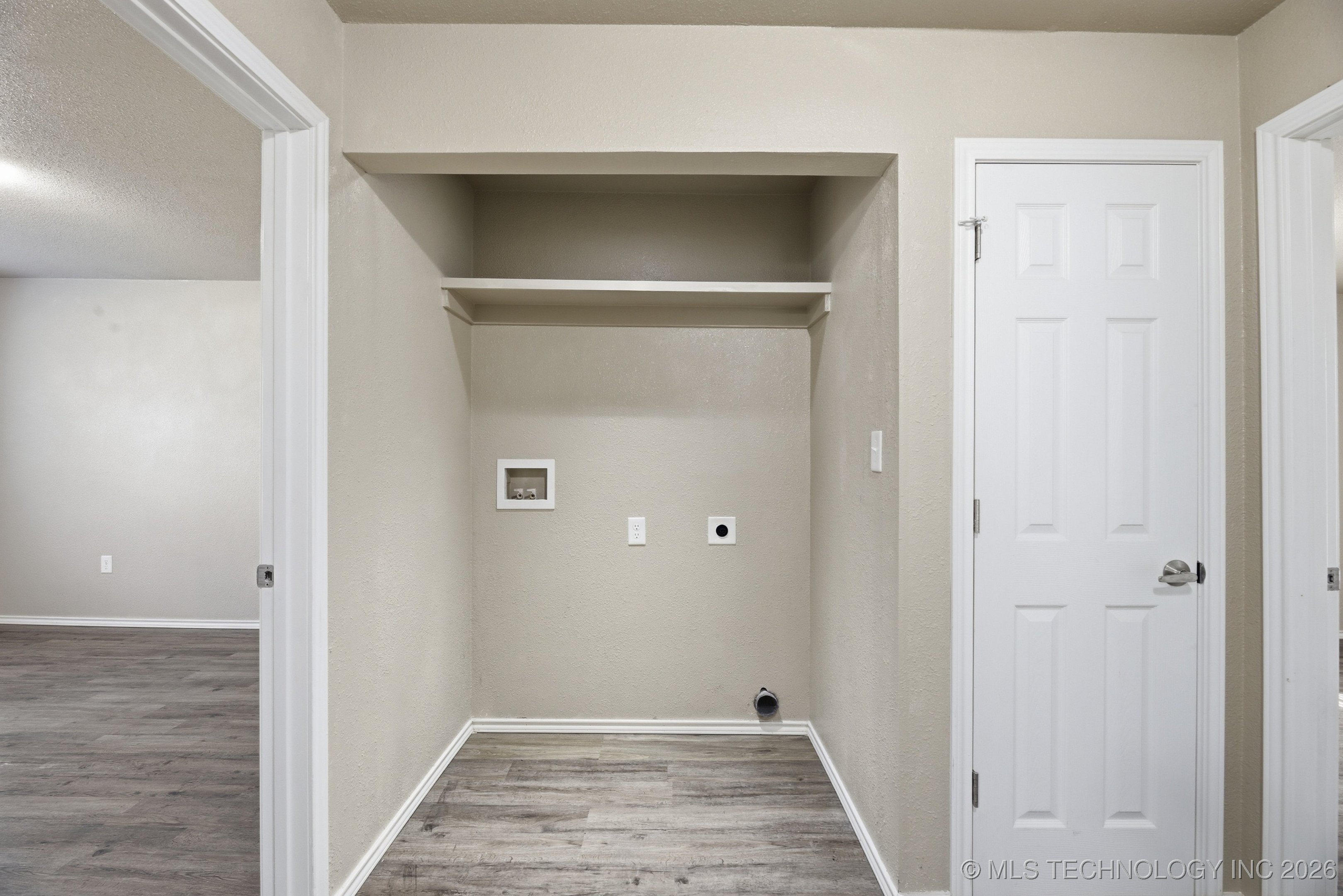 118 W 4th Street Property Photo 17