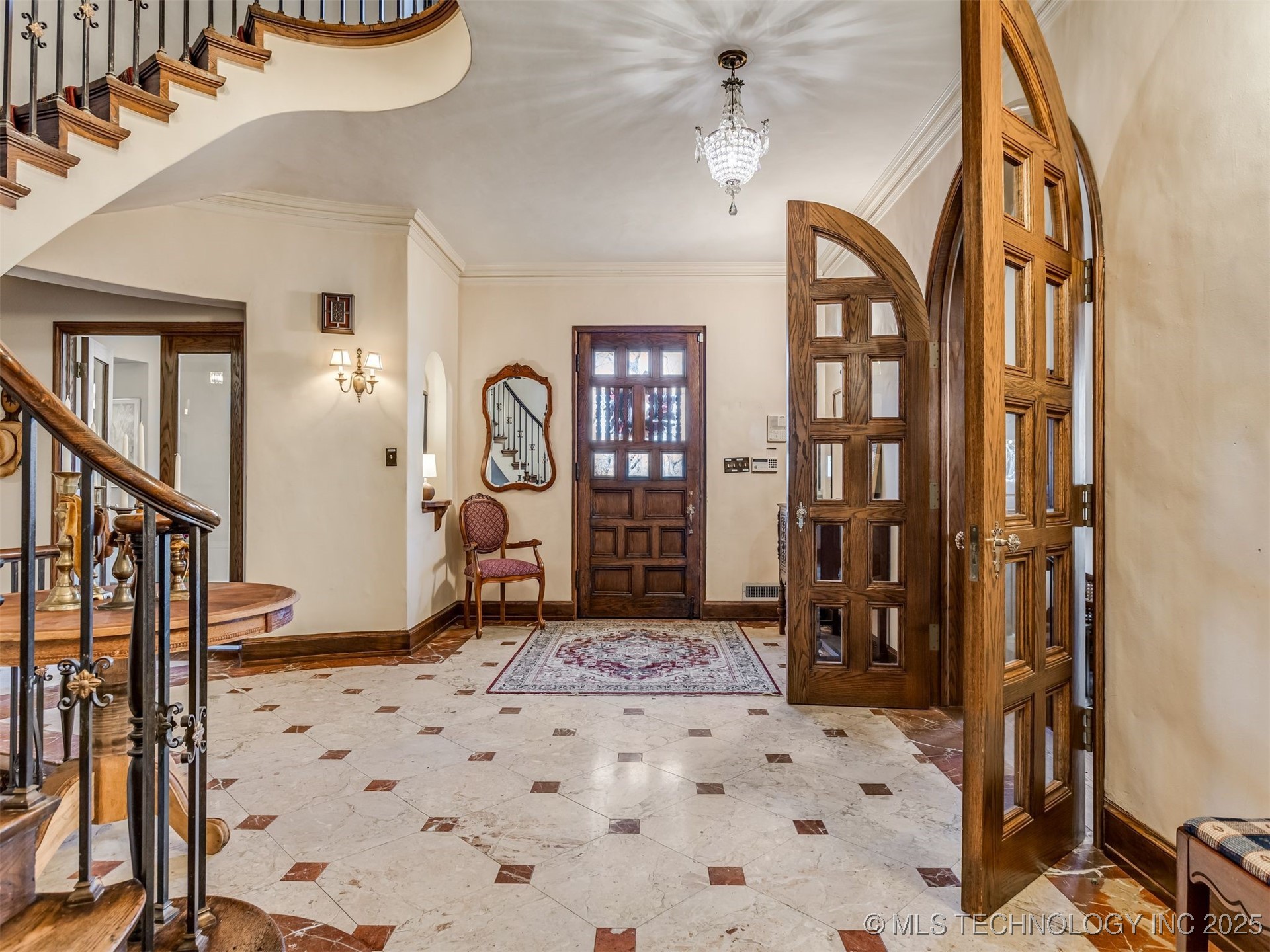 2400 Terrace Drive Property Photo 6