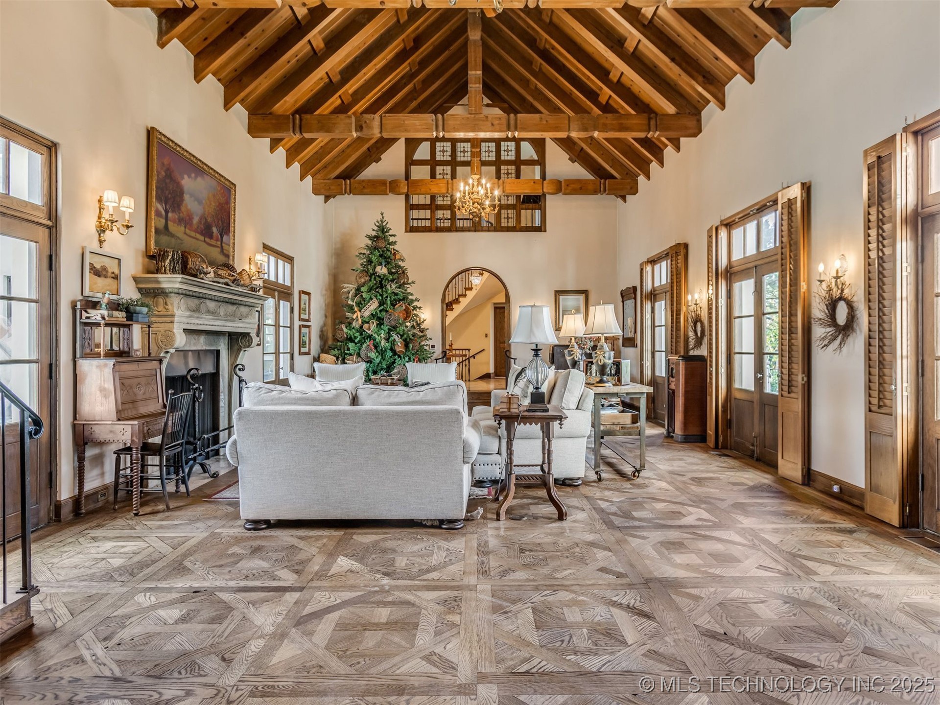 2400 Terrace Drive Property Photo 8