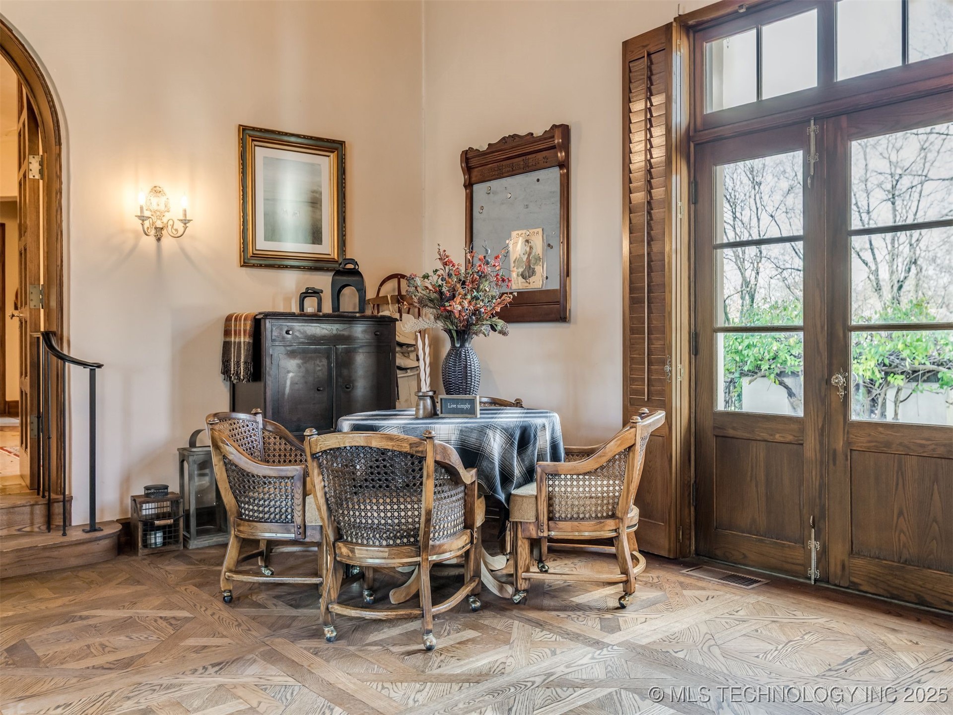 2400 Terrace Drive Property Photo 14