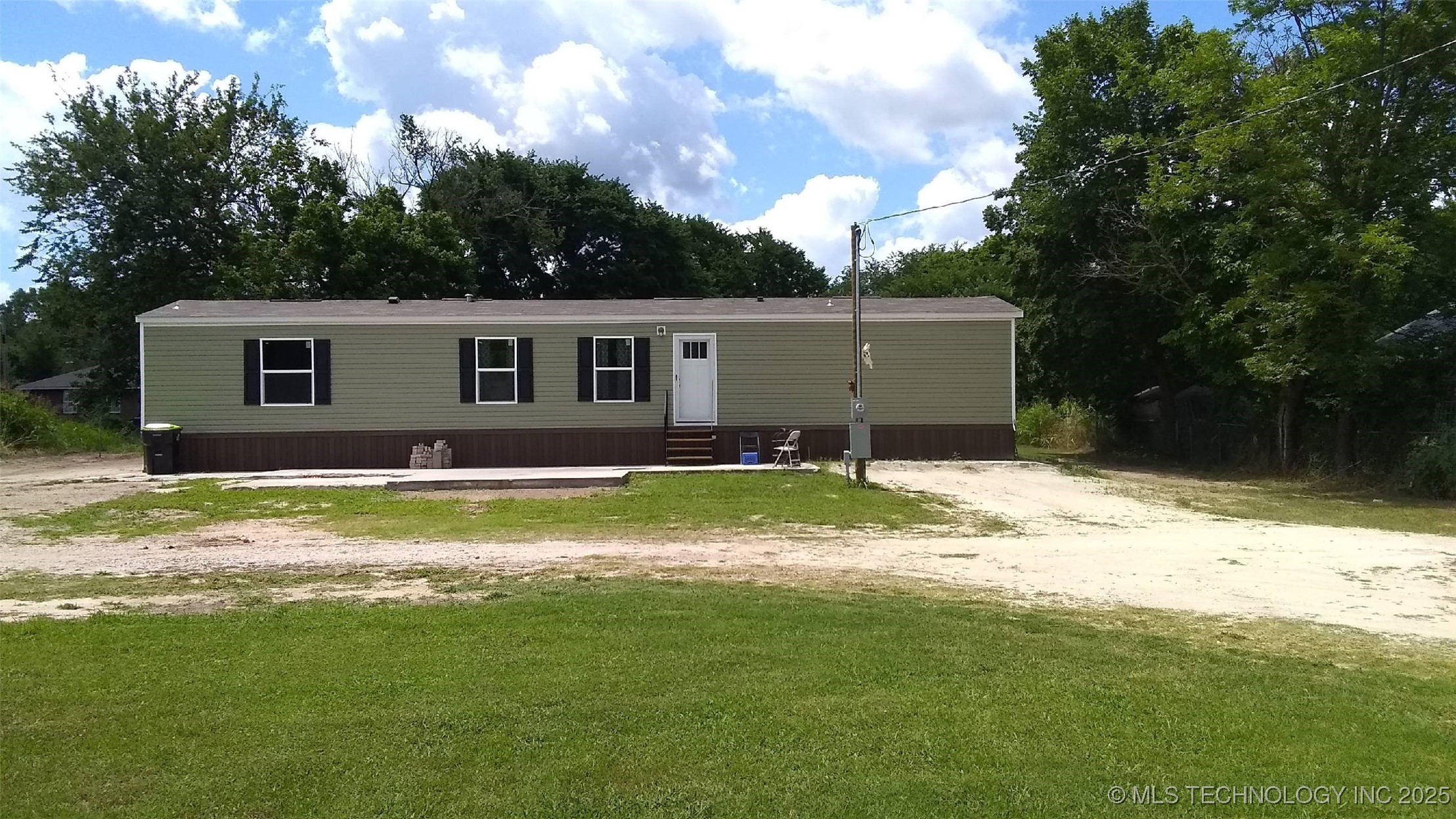 413 State Highway 1e Property Photo 1