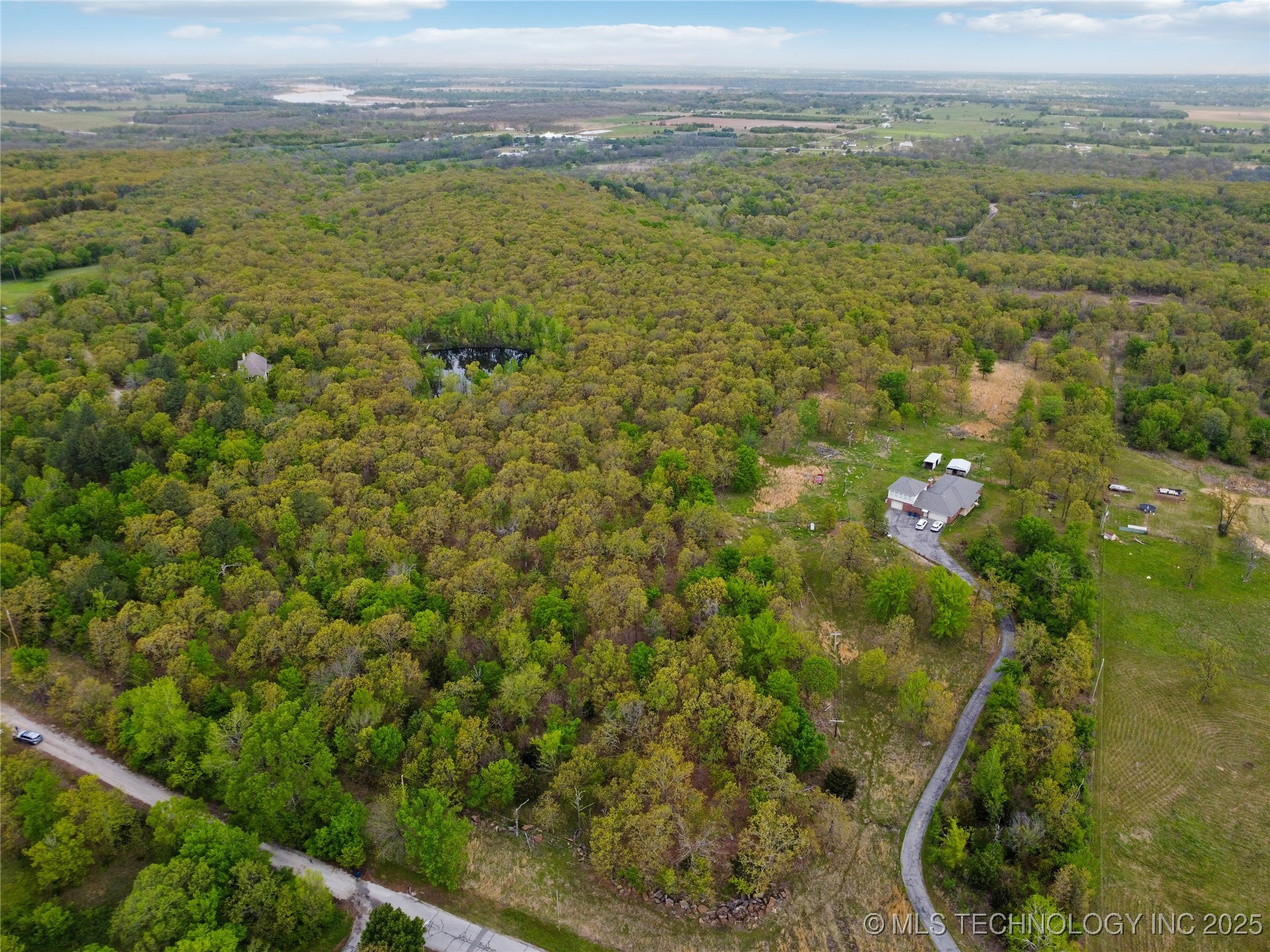 0002 E 181st Street S Property Photo 2