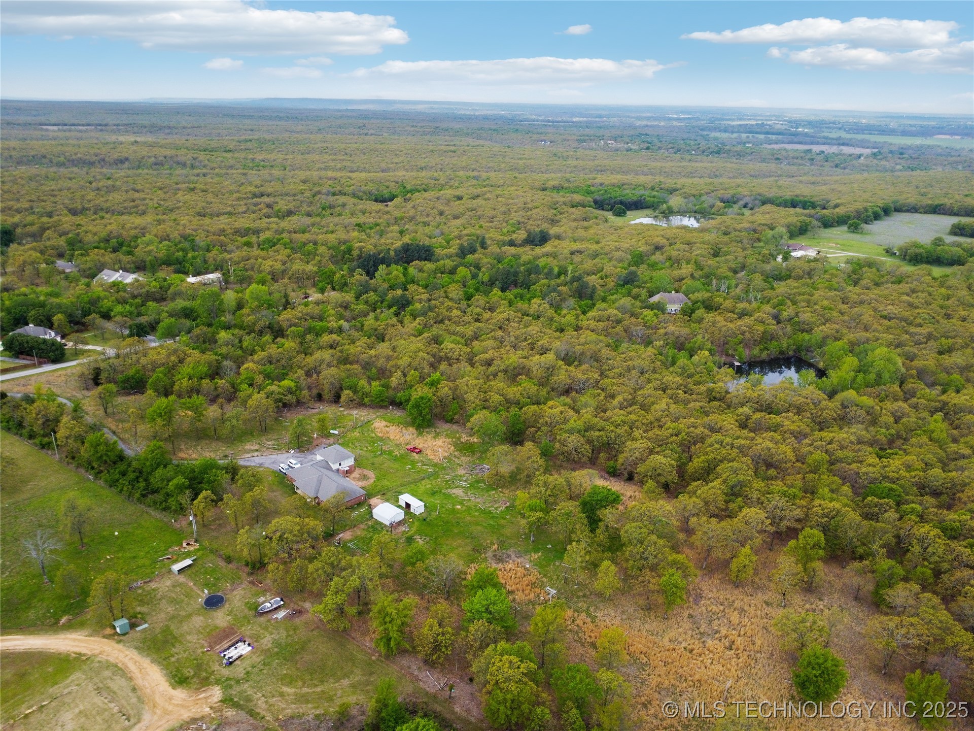 0002 E 181st Street S Property Photo 4