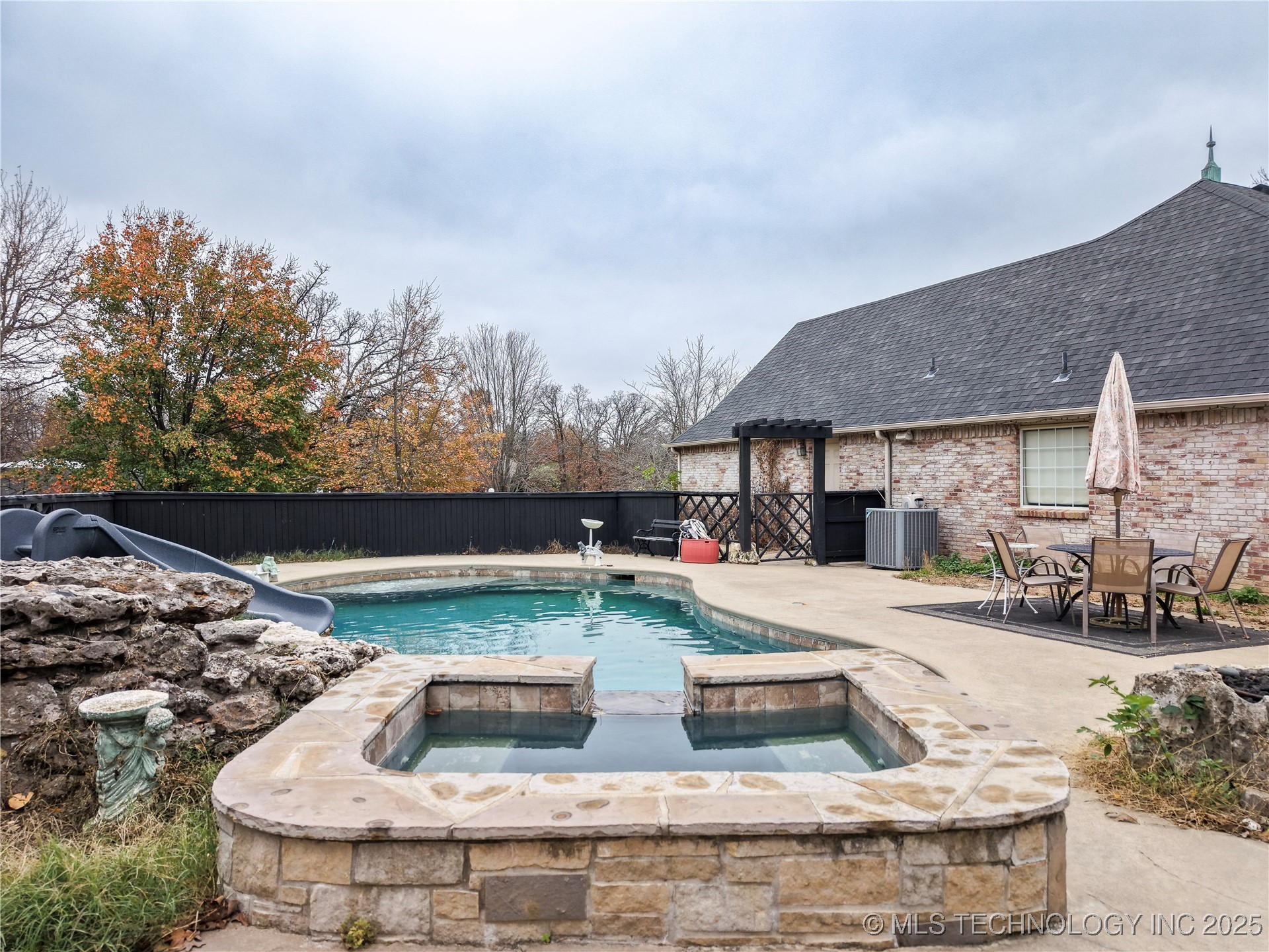 5117 Woodland Drive Property Photo 34