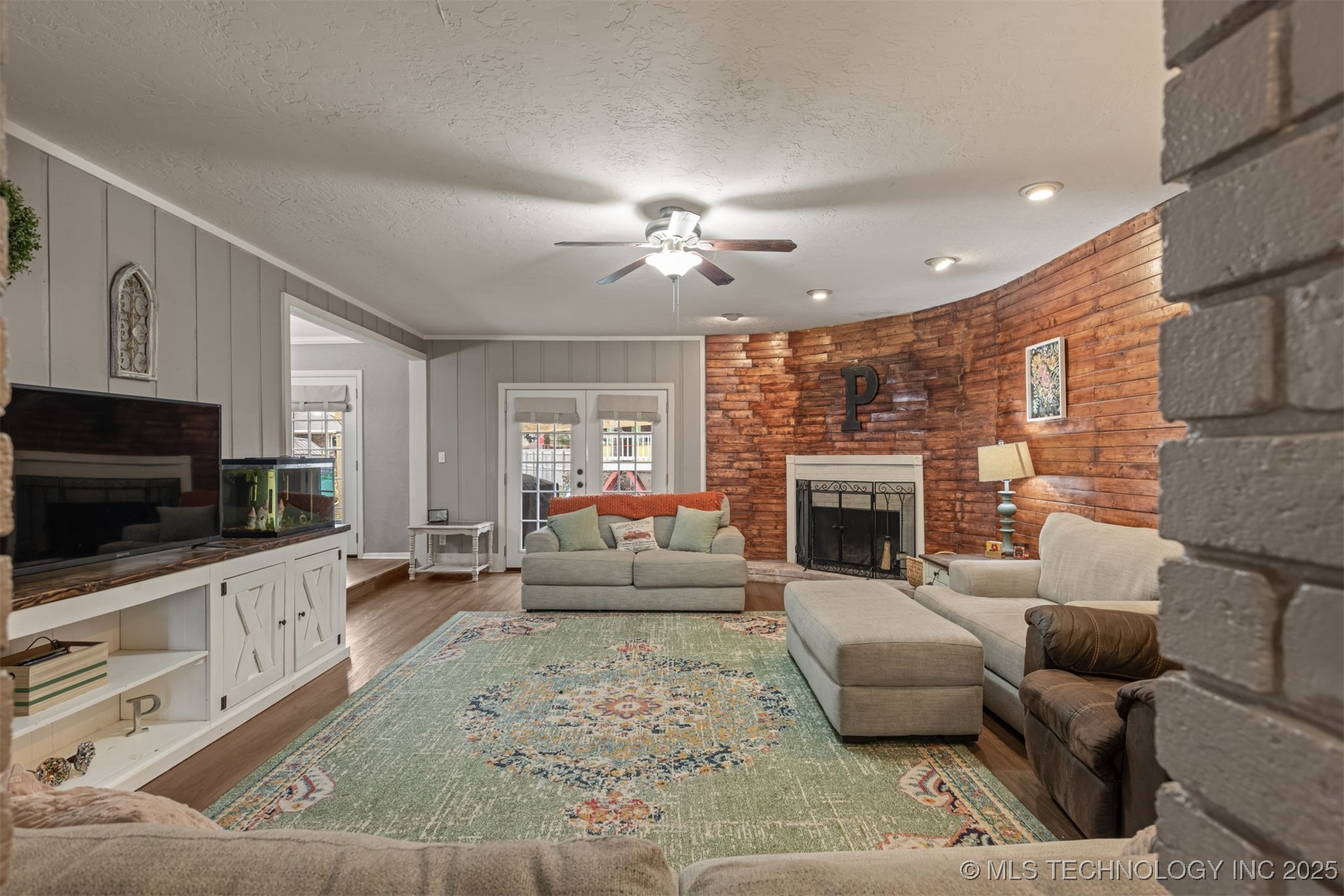 1413 W Ocala Street Property Photo 8