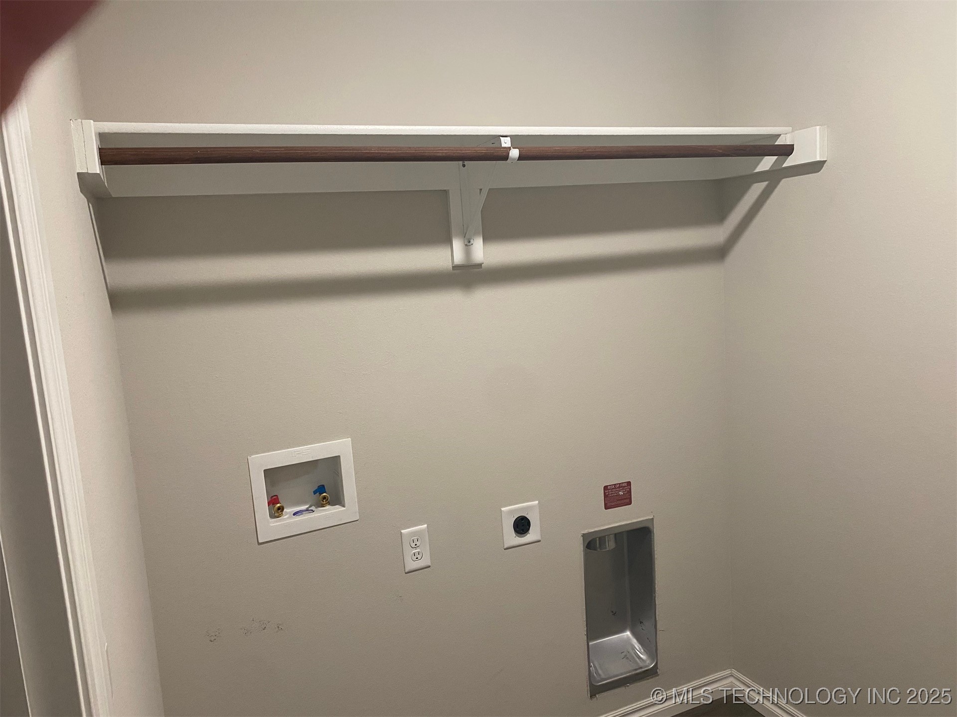 7122 E 155th Place S Property Photo 9