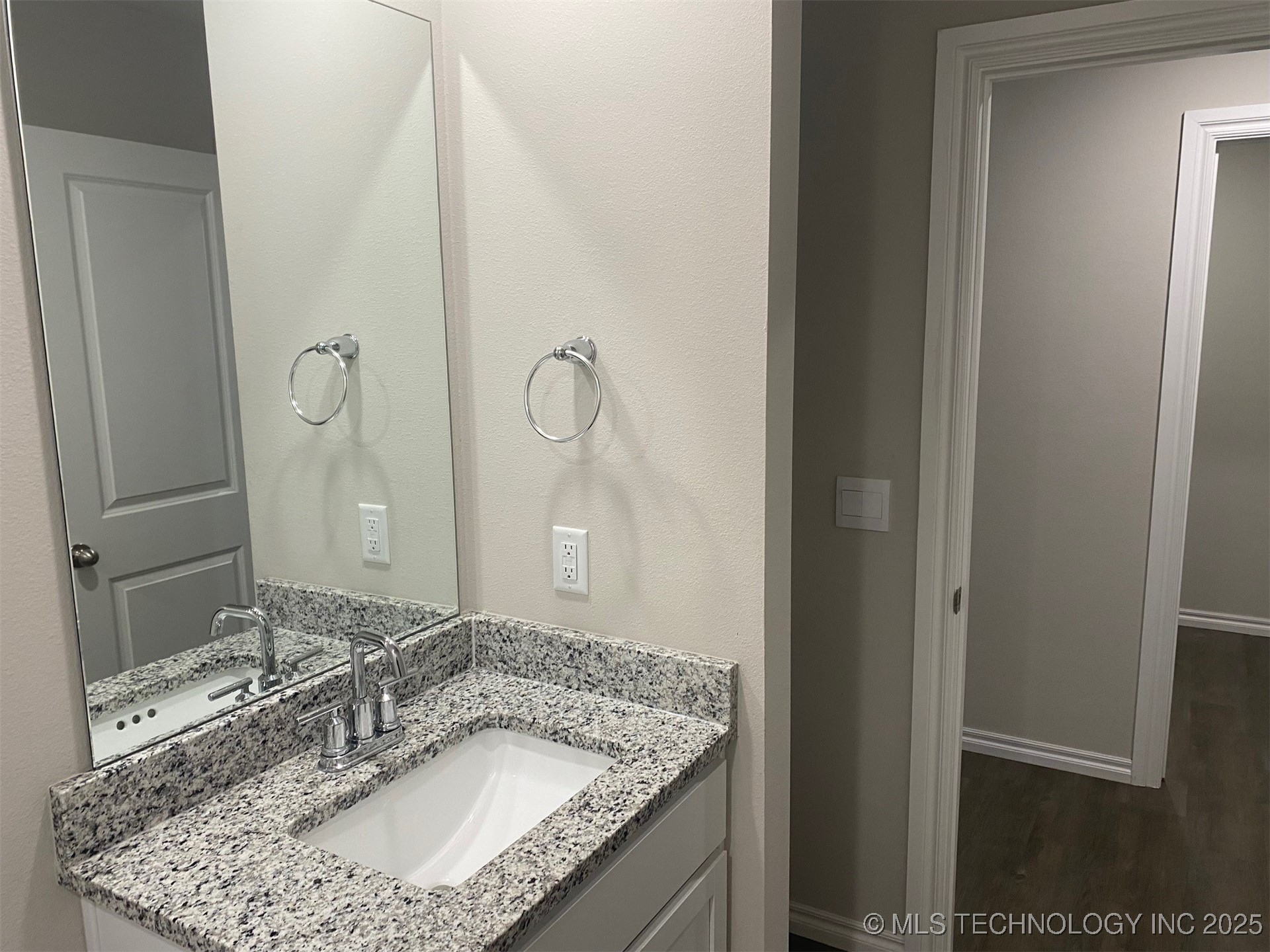 7122 E 155th Place S Property Photo 23