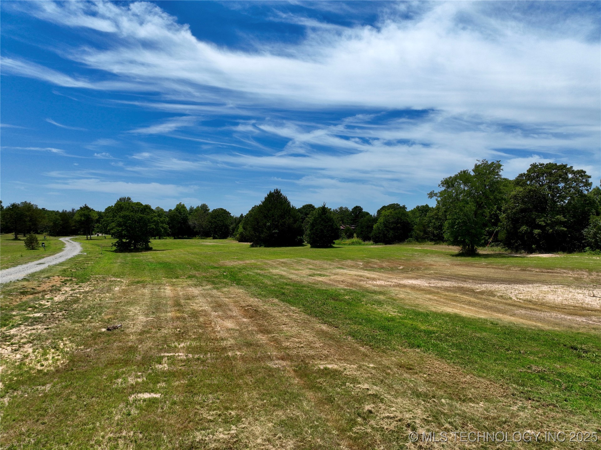 13 Kathy Lane Property Photo 19