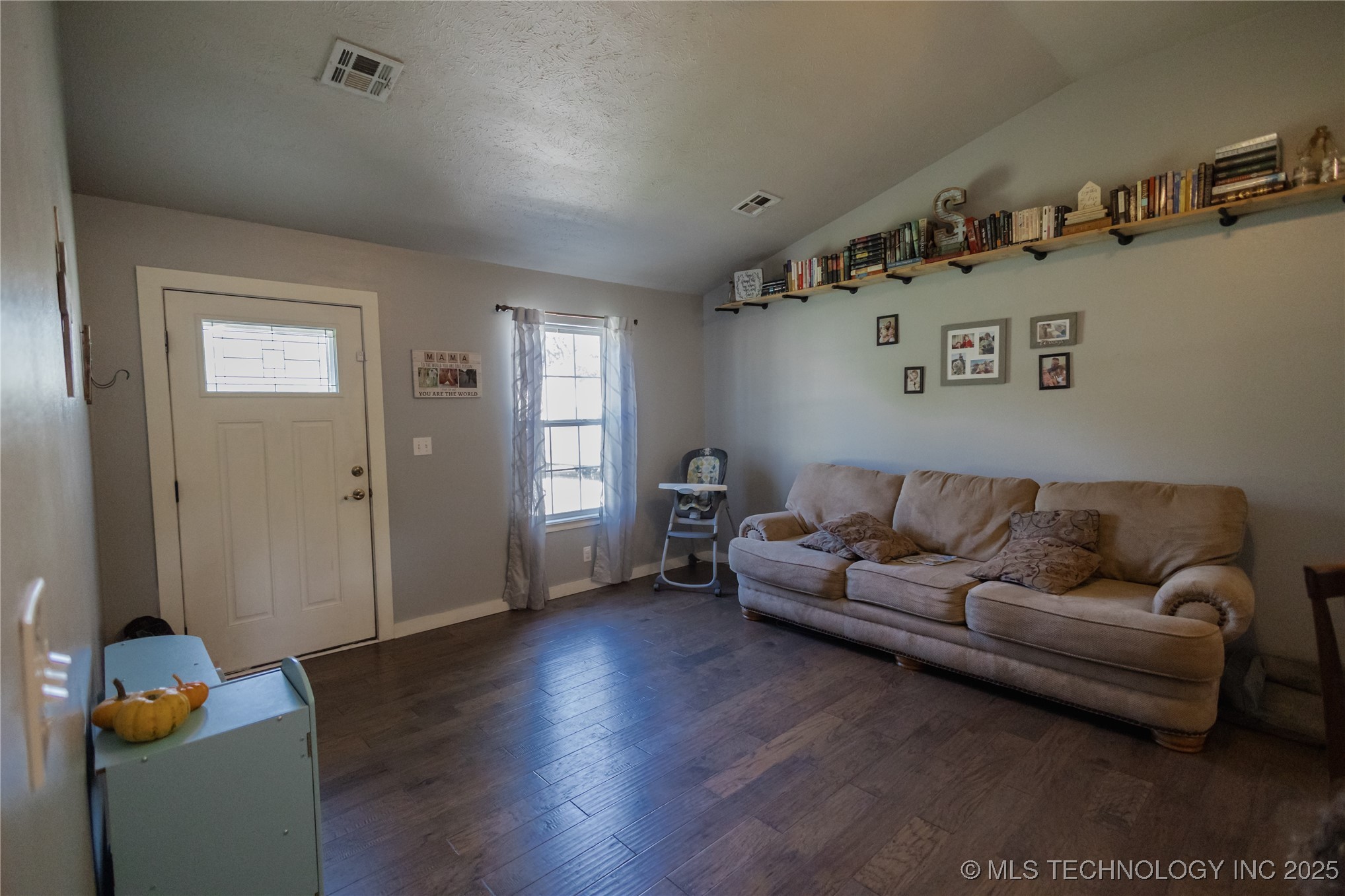 213 E Sunday Avenue Property Photo 6