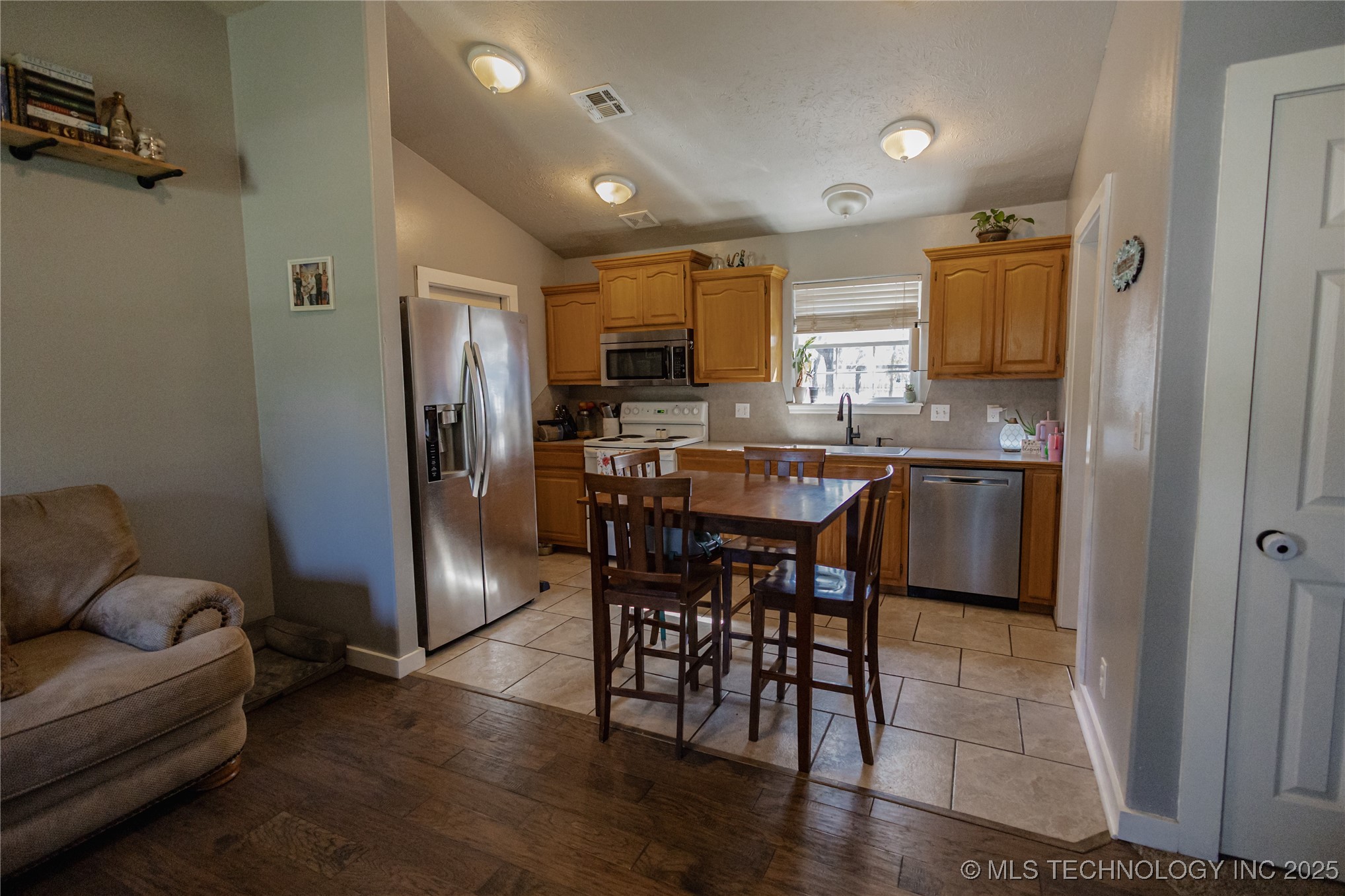 213 E Sunday Avenue Property Photo 7