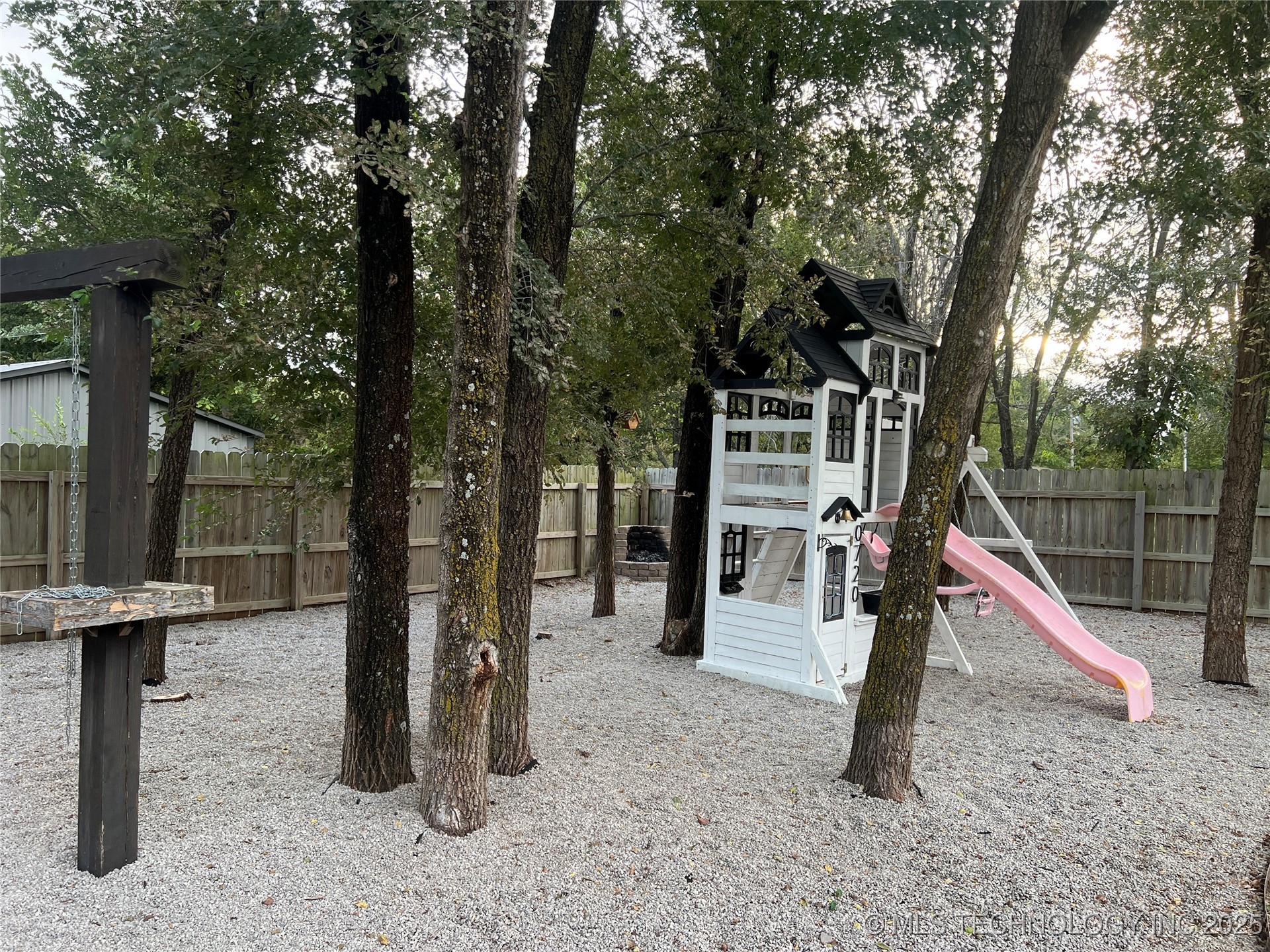 213 E Sunday Avenue Property Photo 23