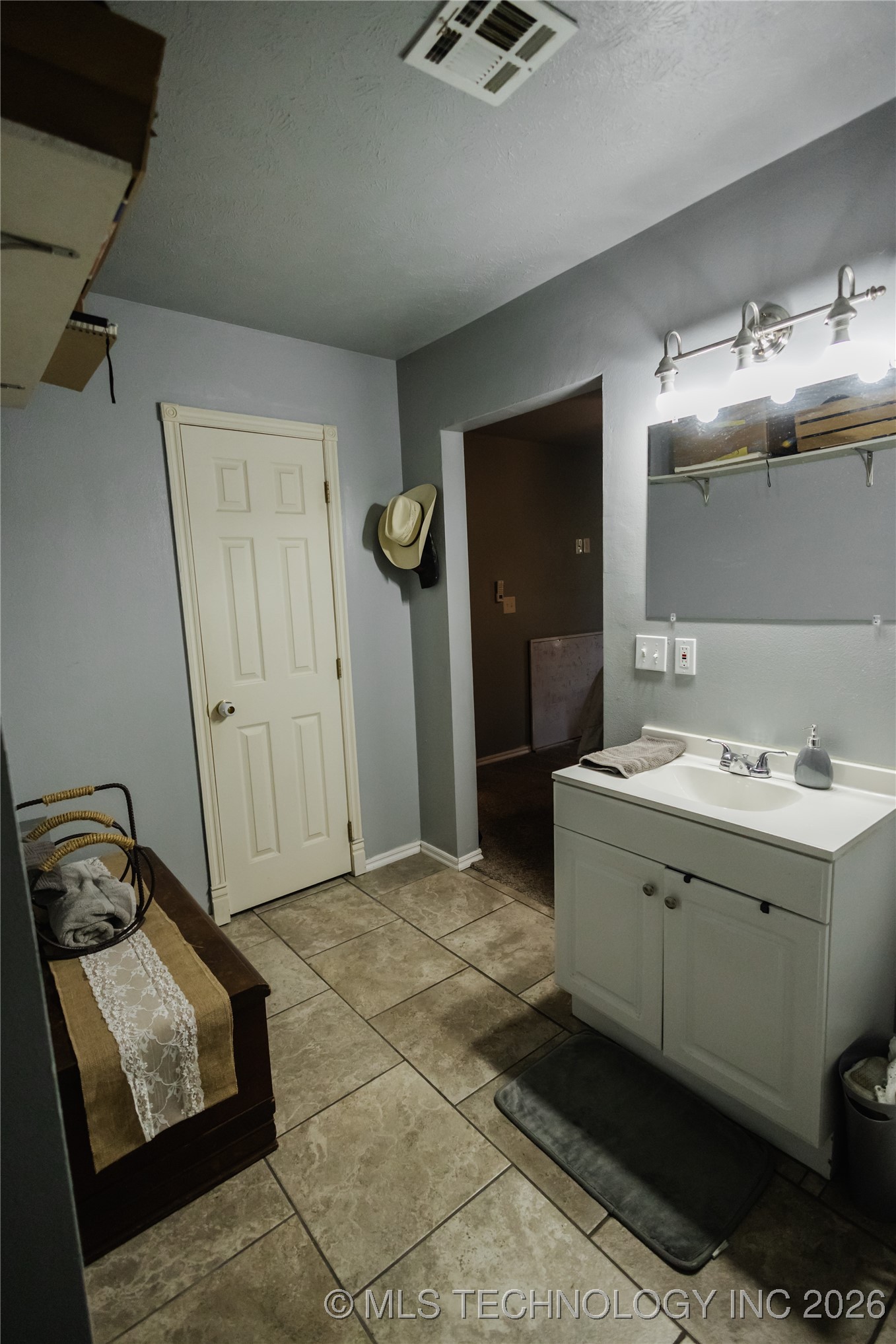 213 E Sunday Avenue Property Photo 26