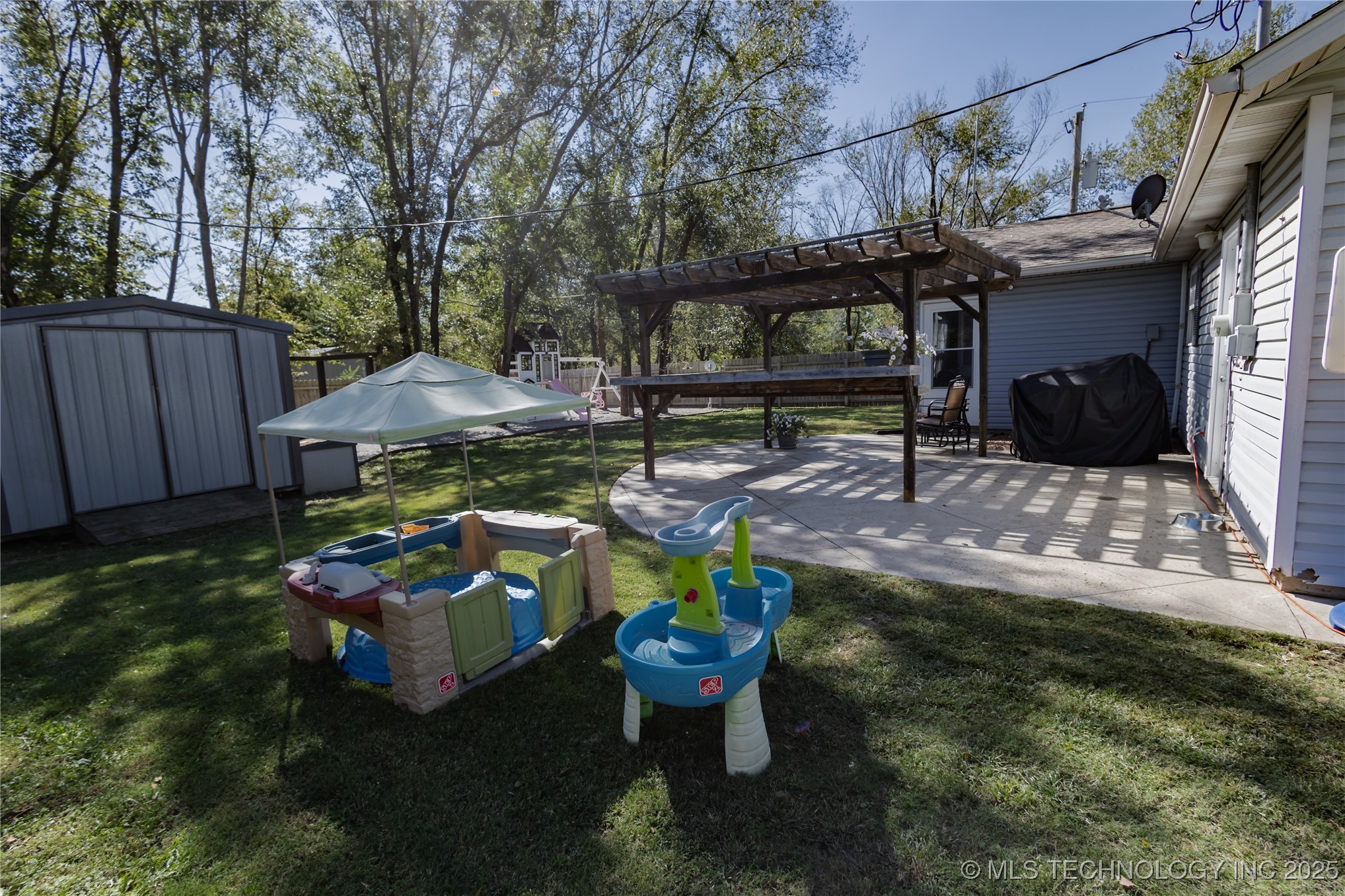 213 E Sunday Avenue Property Photo 28