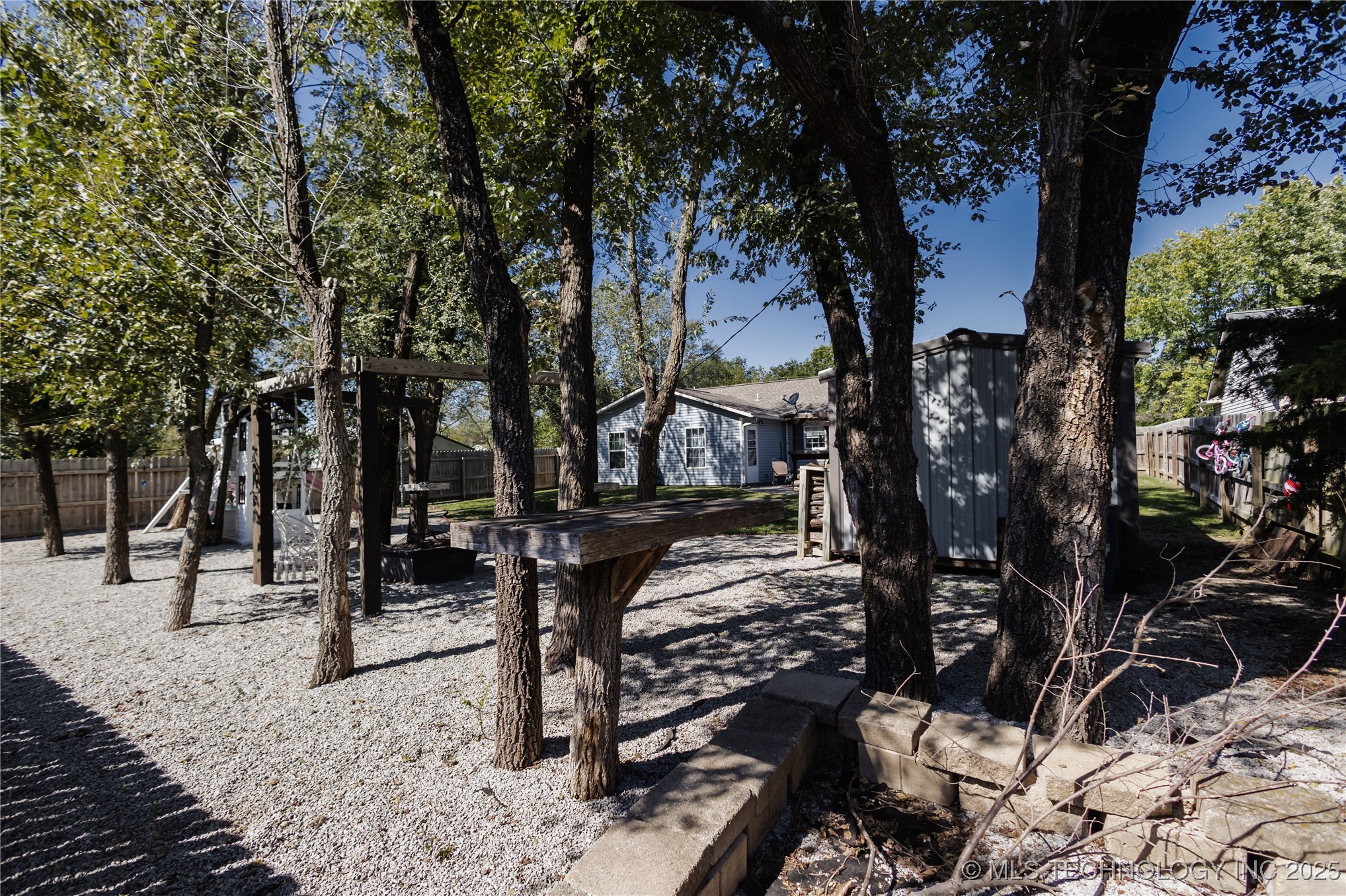 213 E Sunday Avenue Property Photo 29