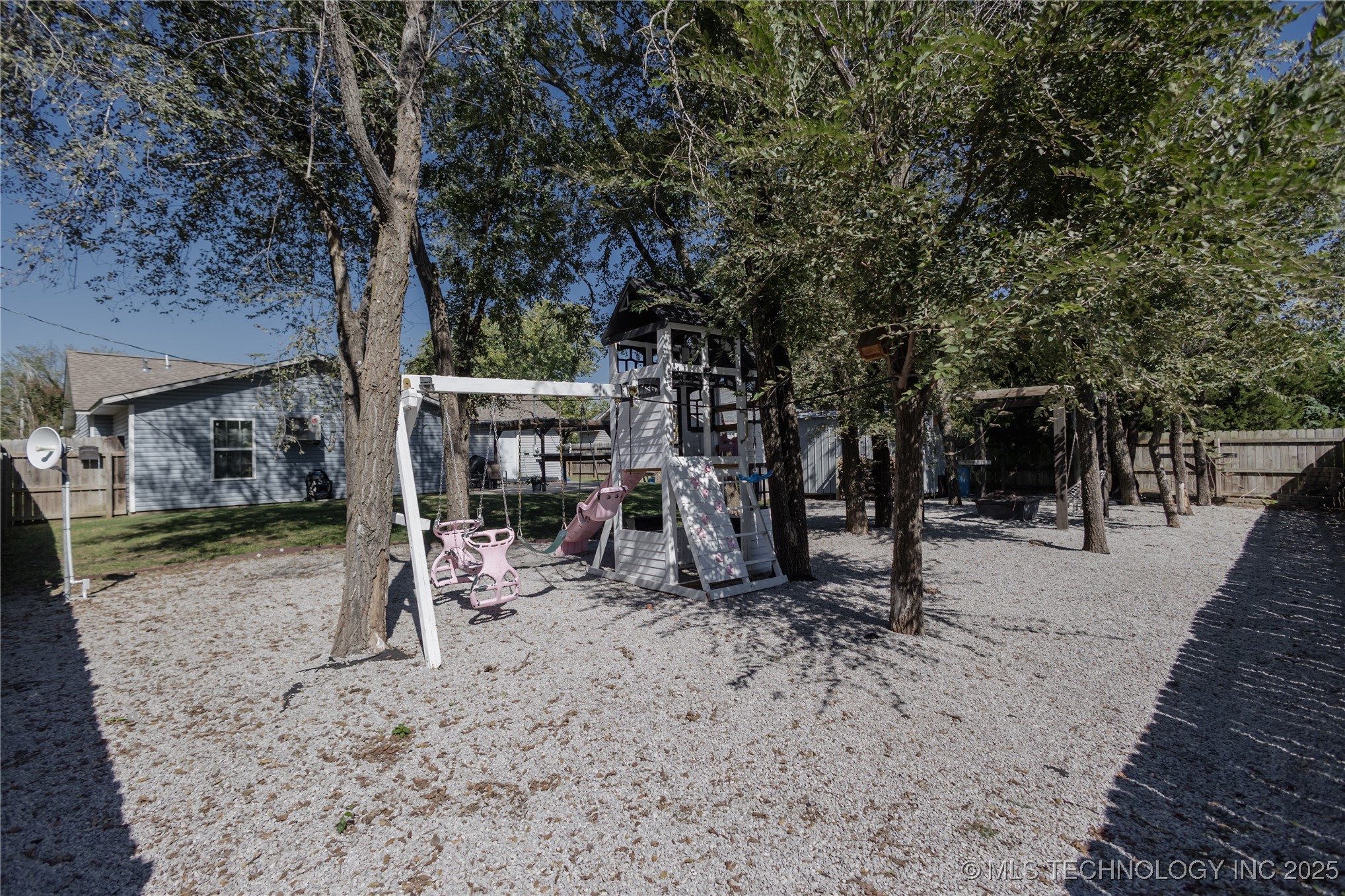 213 E Sunday Avenue Property Photo 30