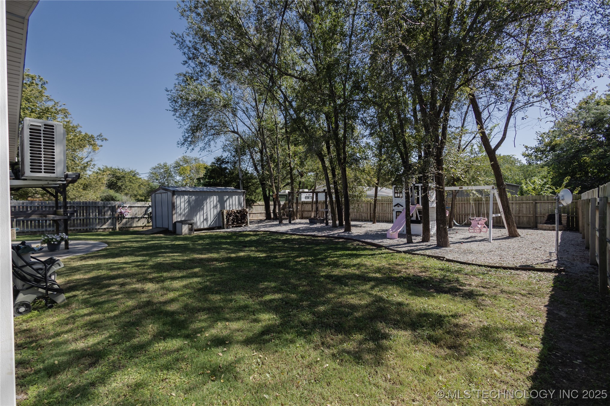 213 E Sunday Avenue Property Photo 31