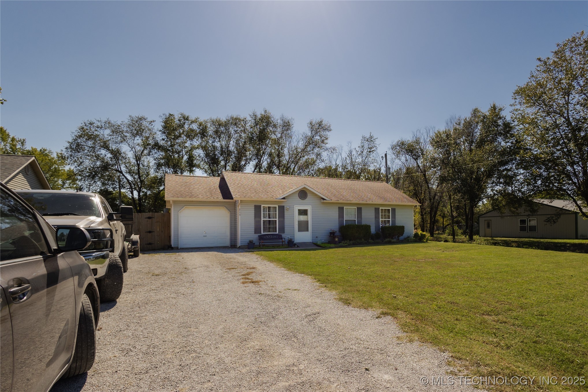 213 E Sunday Avenue Property Photo 35
