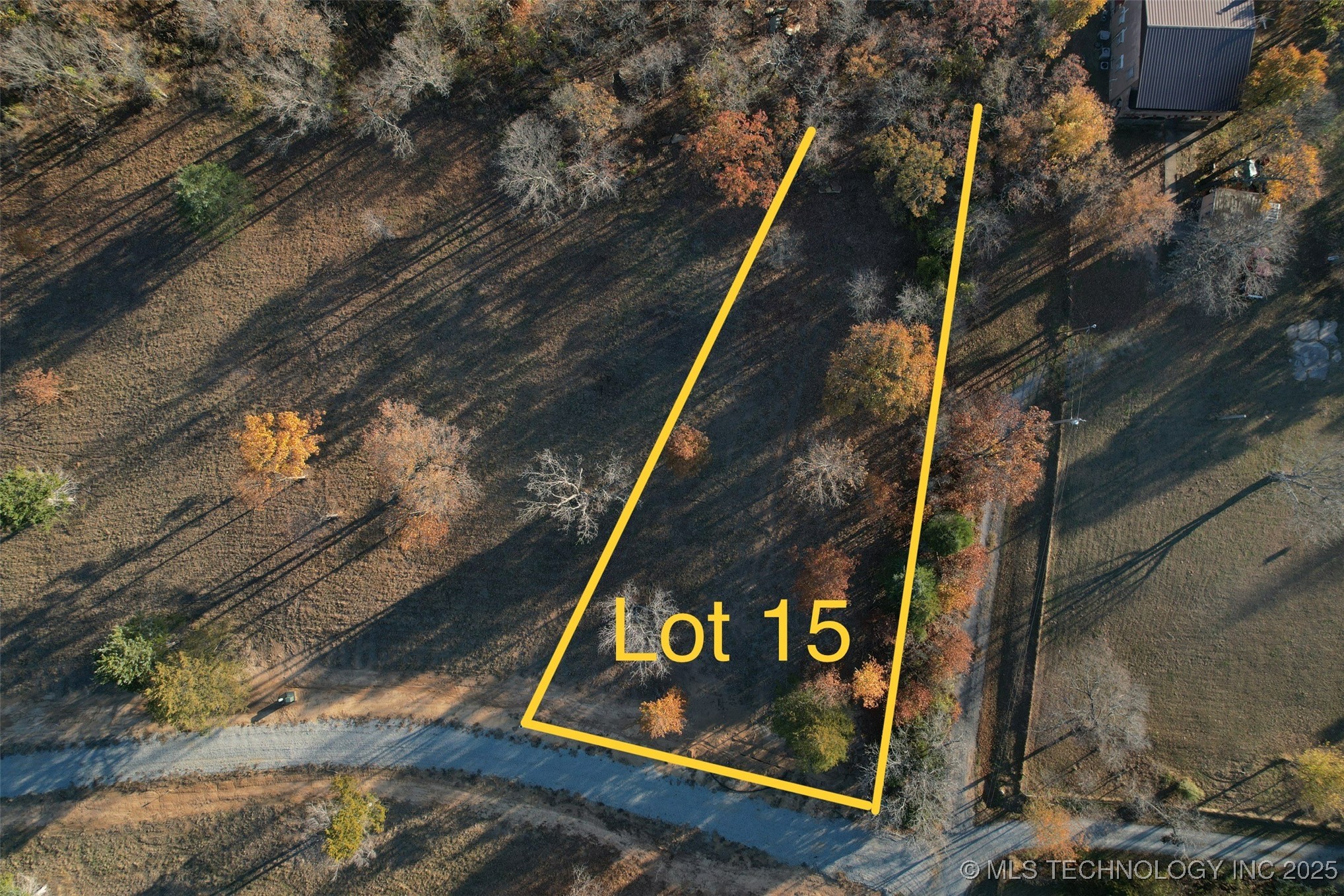 15 Kathy Lane Property Photo 2