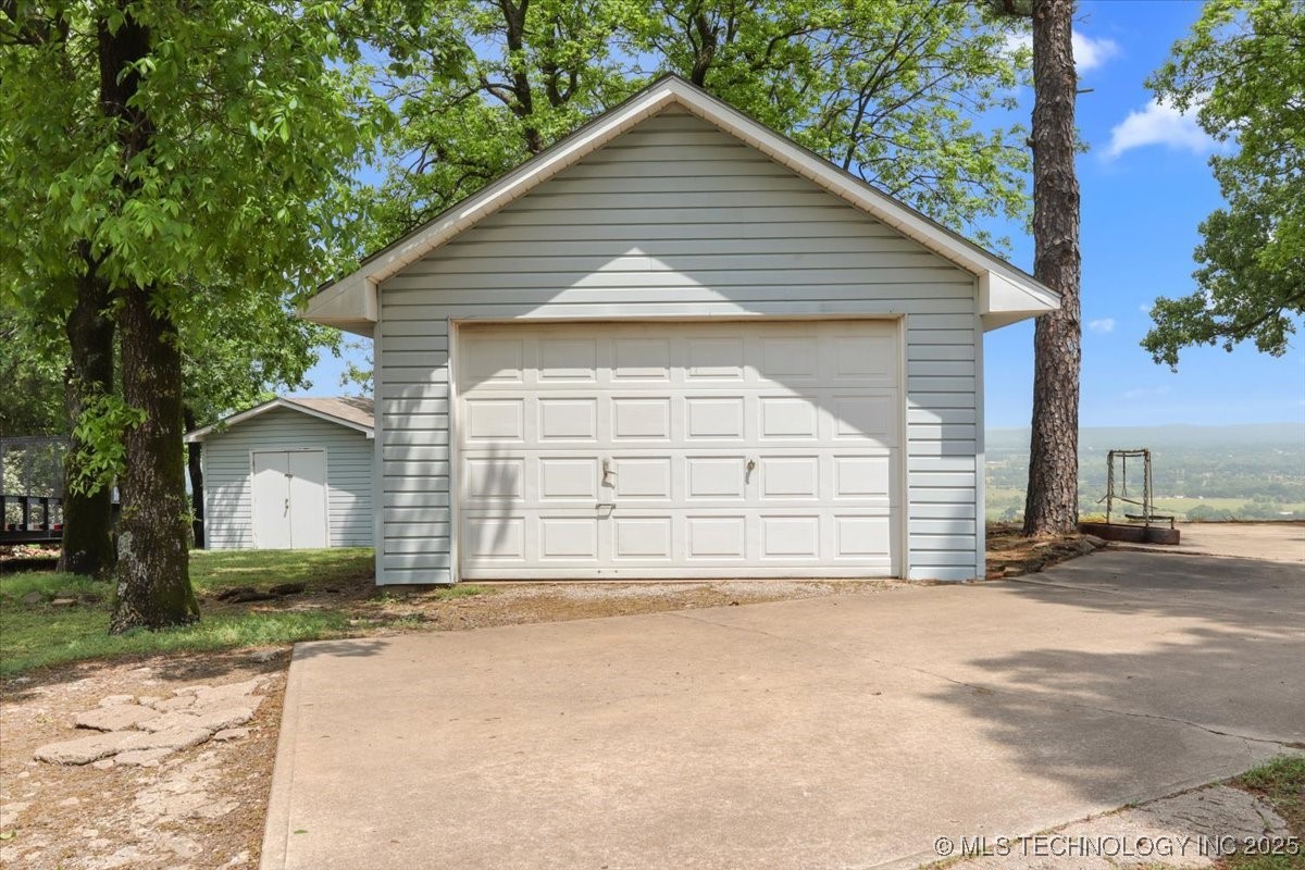 3900 Wylie Road Property Photo 10