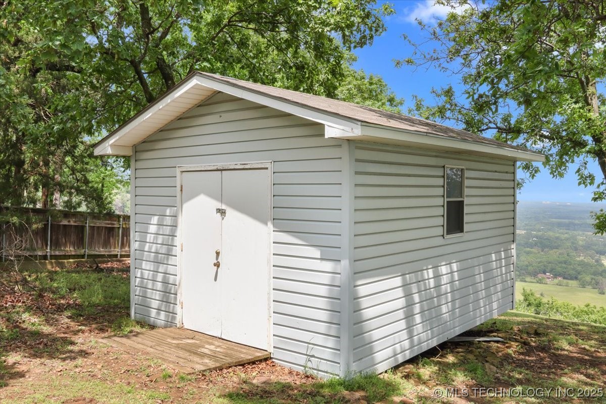 3900 Wylie Road Property Photo 11