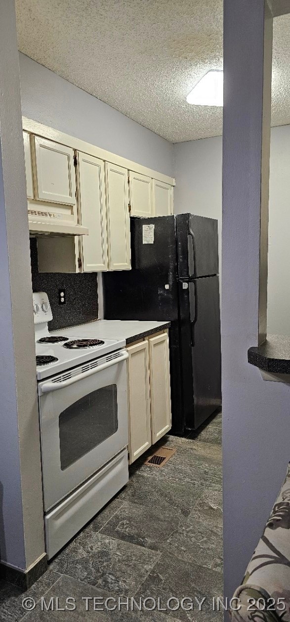 6712 S Lewis Avenue 103 Property Photo 4