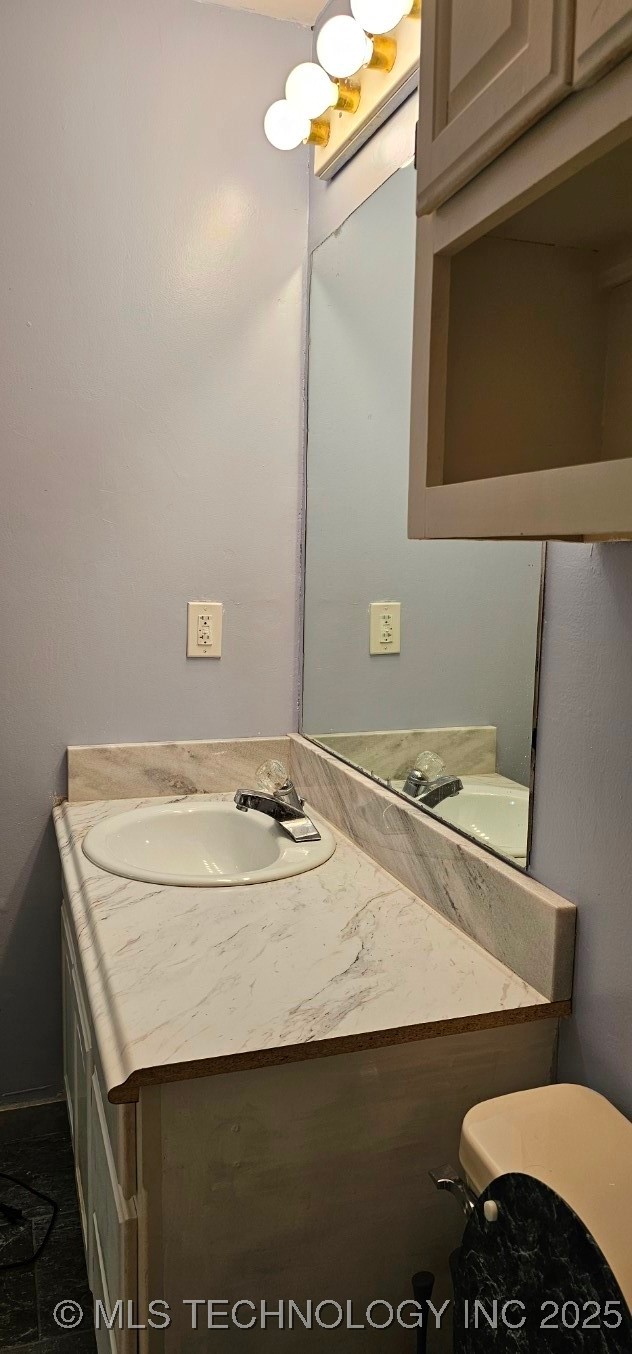 6712 S Lewis Avenue 103 Property Photo 9