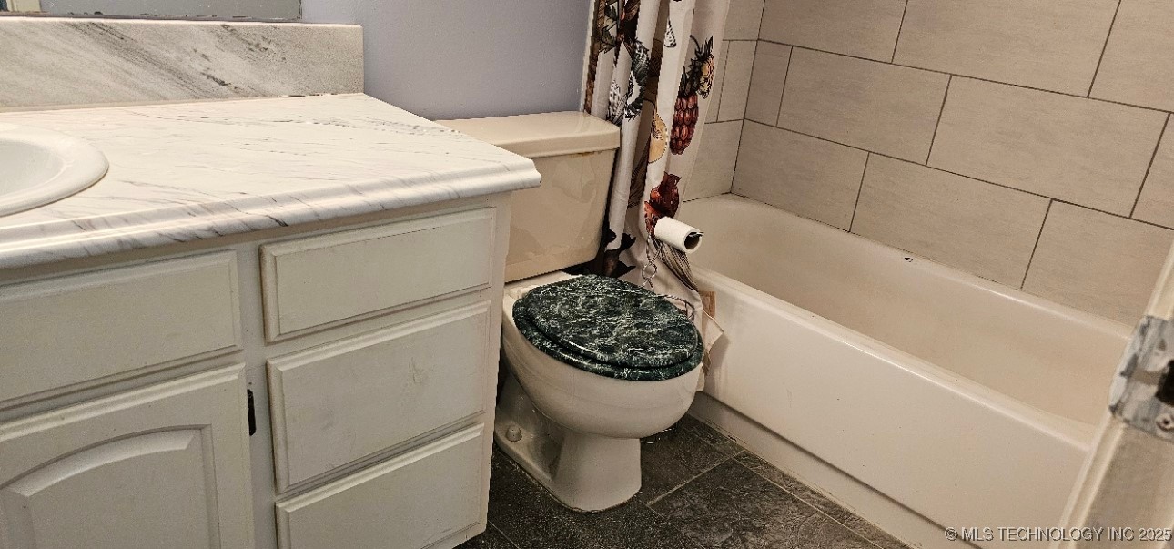 6712 S Lewis Avenue 103 Property Photo 10